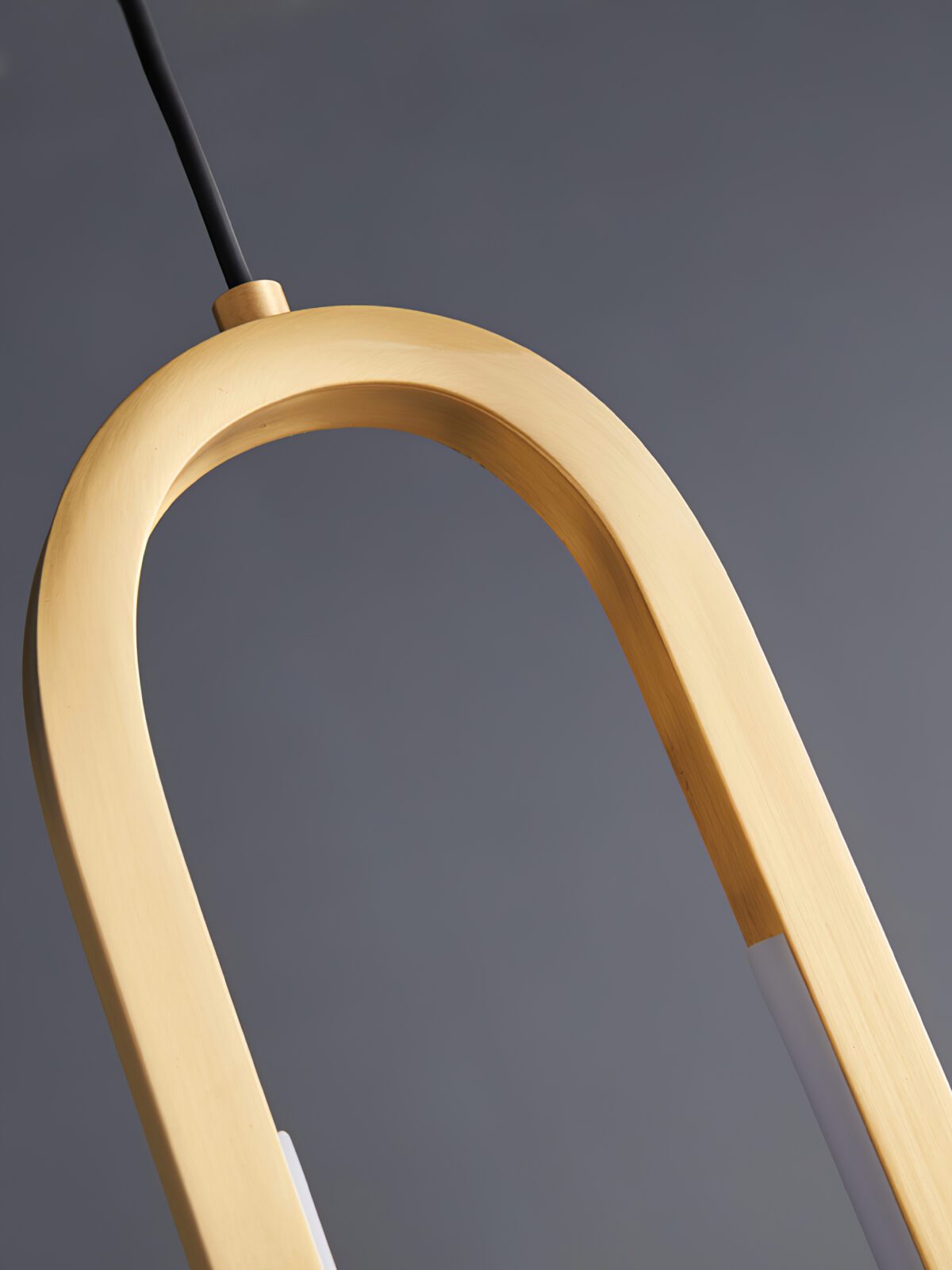 mira-u-modern-brass-led-pendant-light-with-acrylic-diffuser-for-dining-room