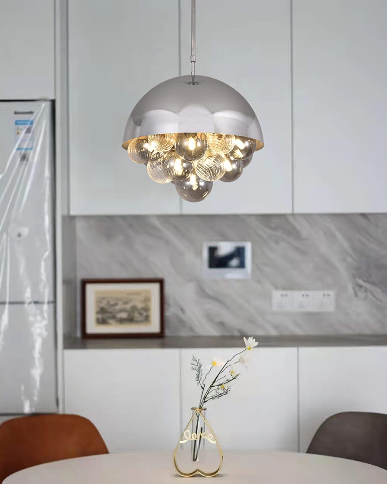 artistic-dream-bubble-glass-pendant-light-for-modern-living-room-and-dining-areas