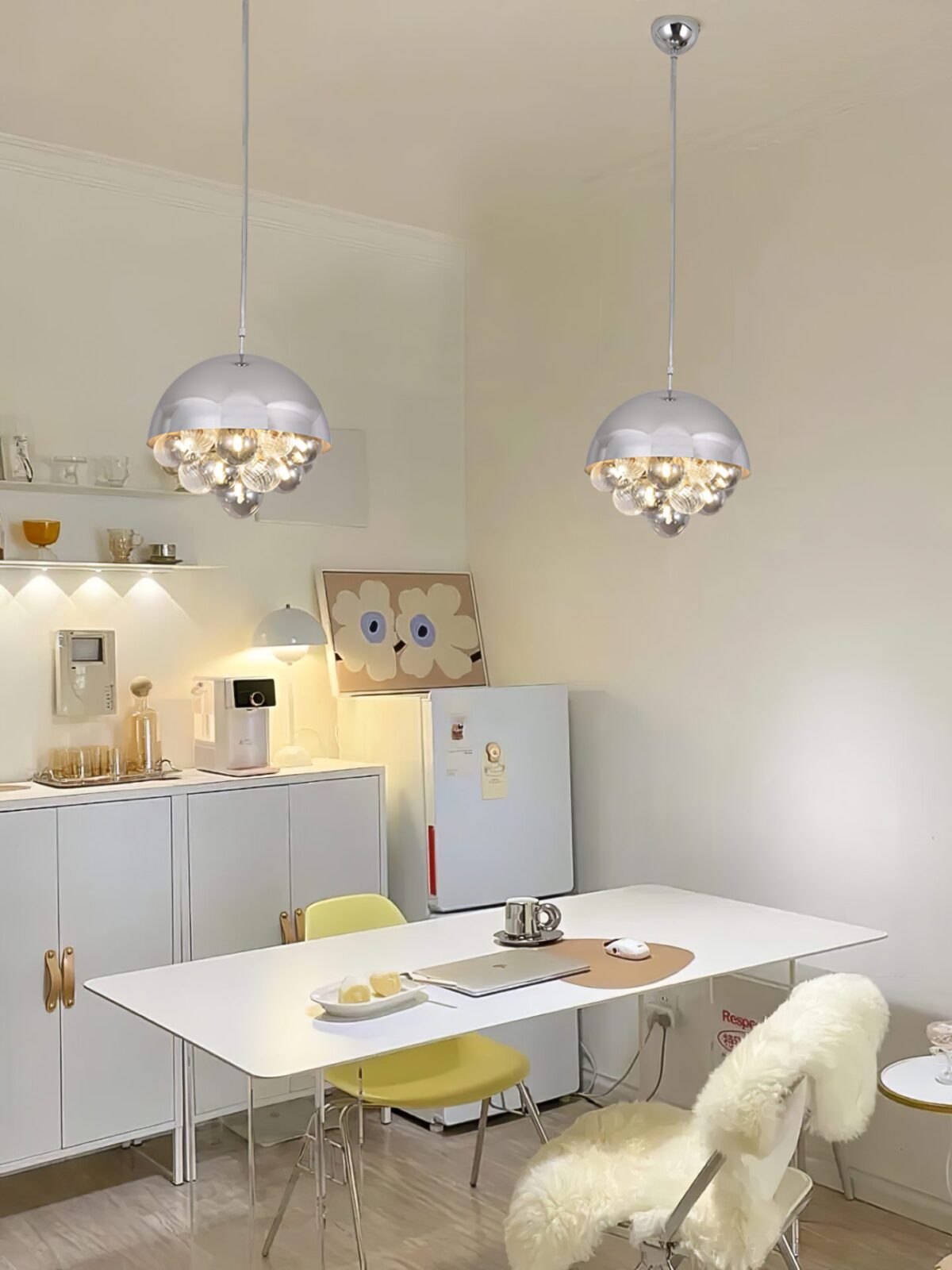 artistic-dream-bubble-glass-pendant-light-for-modern-living-room-and-dining-areas