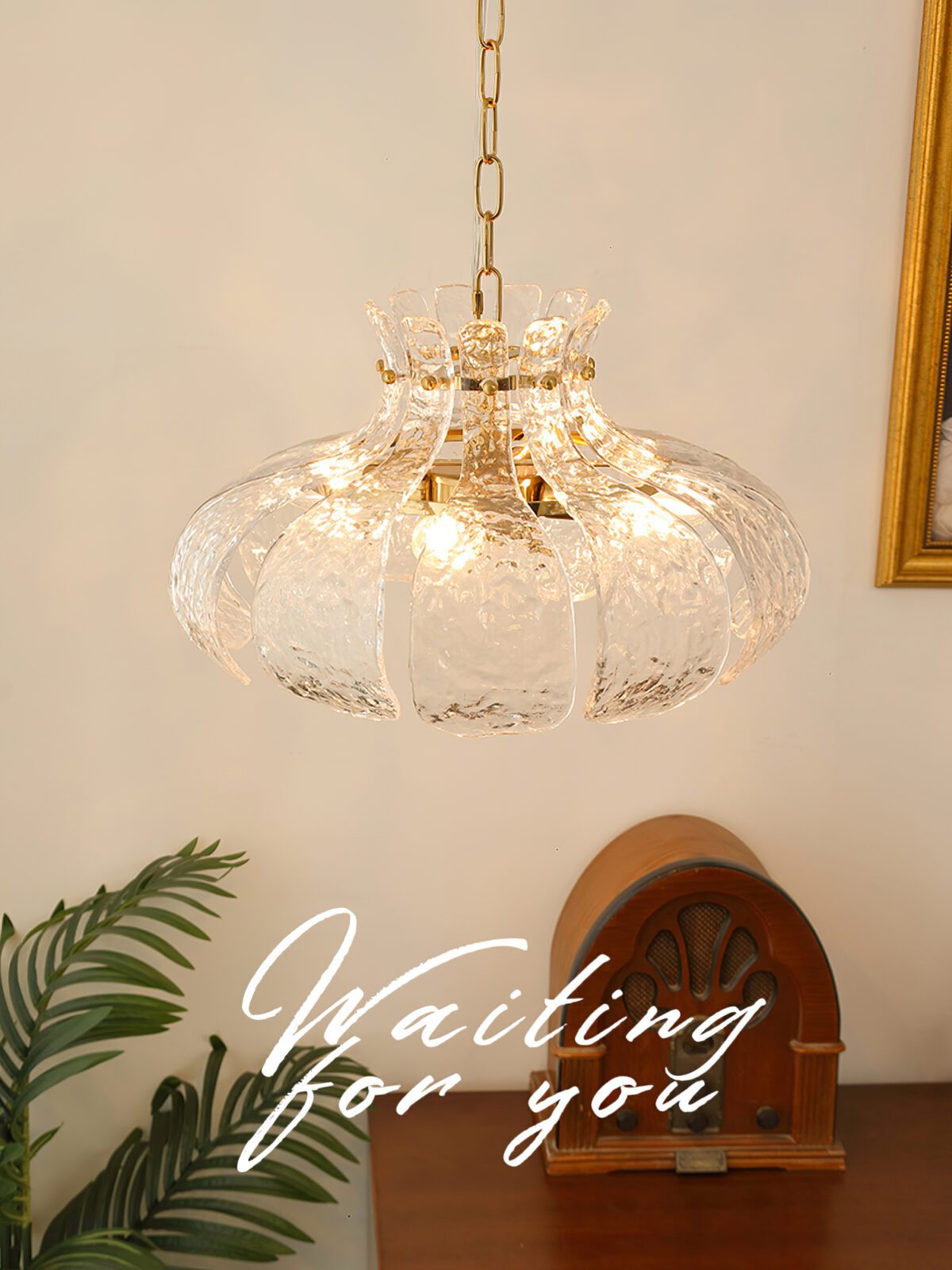 modern-french-style-garlic-glass-pendant-light-with-gold-metal-base-for-dining-rooms