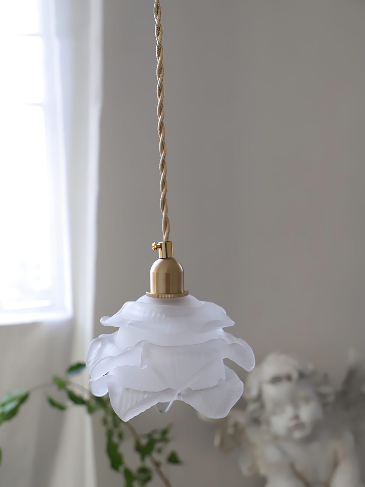 hand-blown-murano-style-floral-glass-pendant-light-1970s-retro-brass-lamp