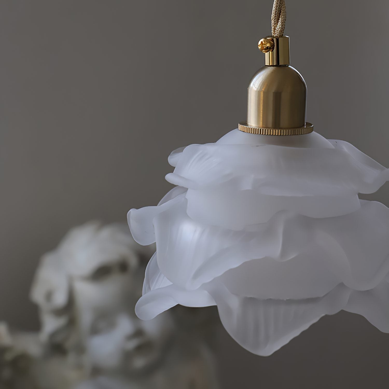 hand-blown-murano-style-floral-glass-pendant-light-1970s-retro-brass-lamp