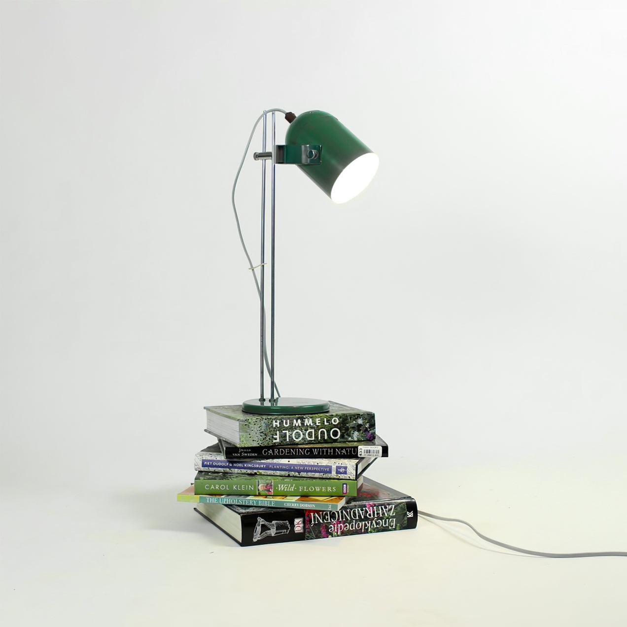 Modern Adjustable Height Metal Desk Lamp with Pivoting Head for Home Office