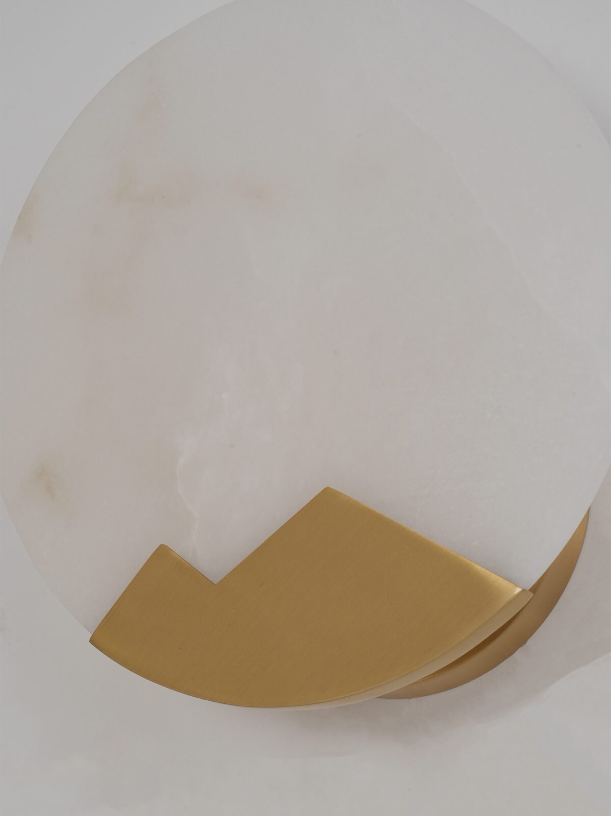 modern-natural-alabaster-stone-and-solid-brass-round-wall-sconce-luxury-lighting-fixture