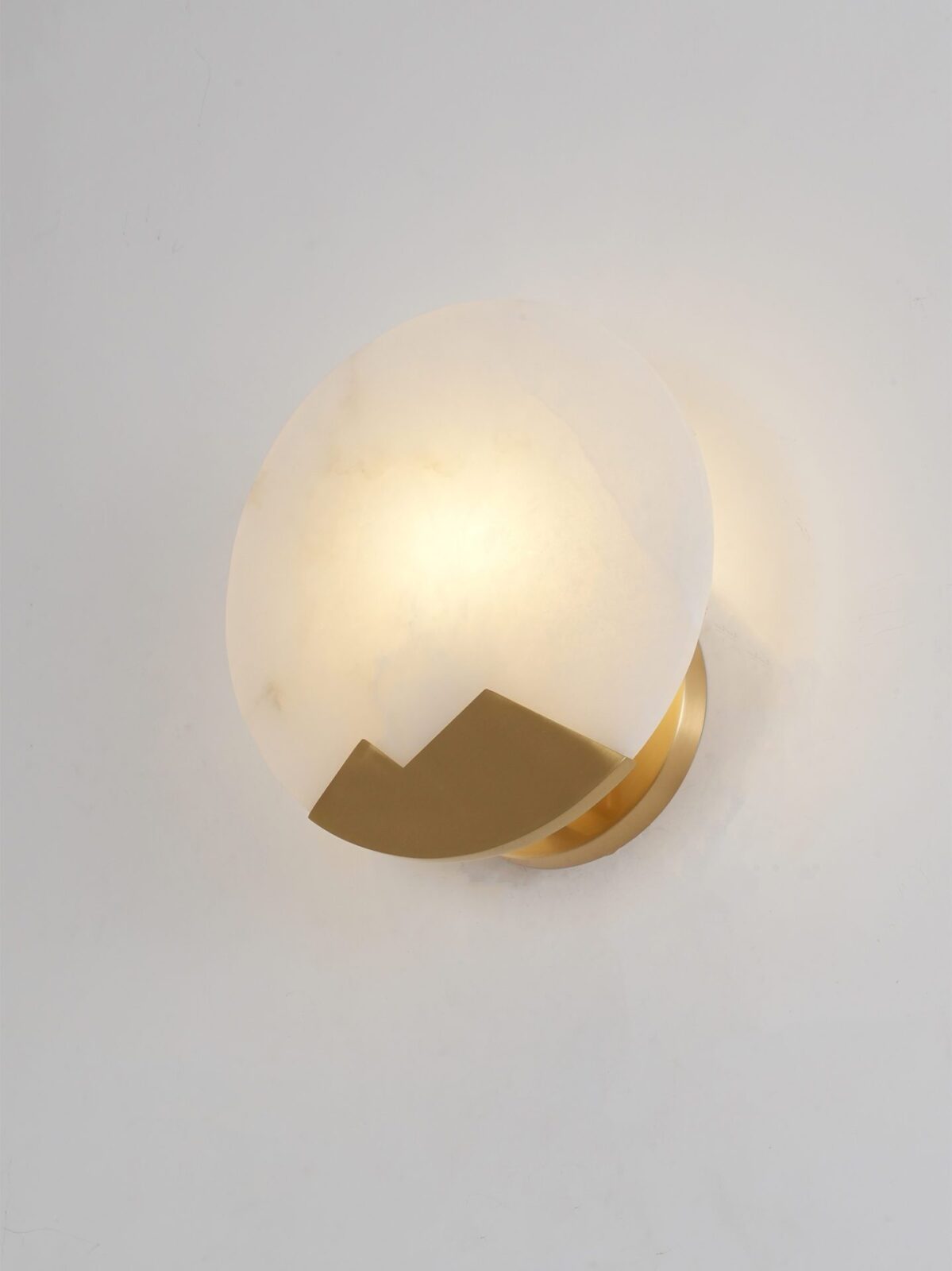 modern-natural-alabaster-stone-and-solid-brass-round-wall-sconce-luxury-lighting-fixture