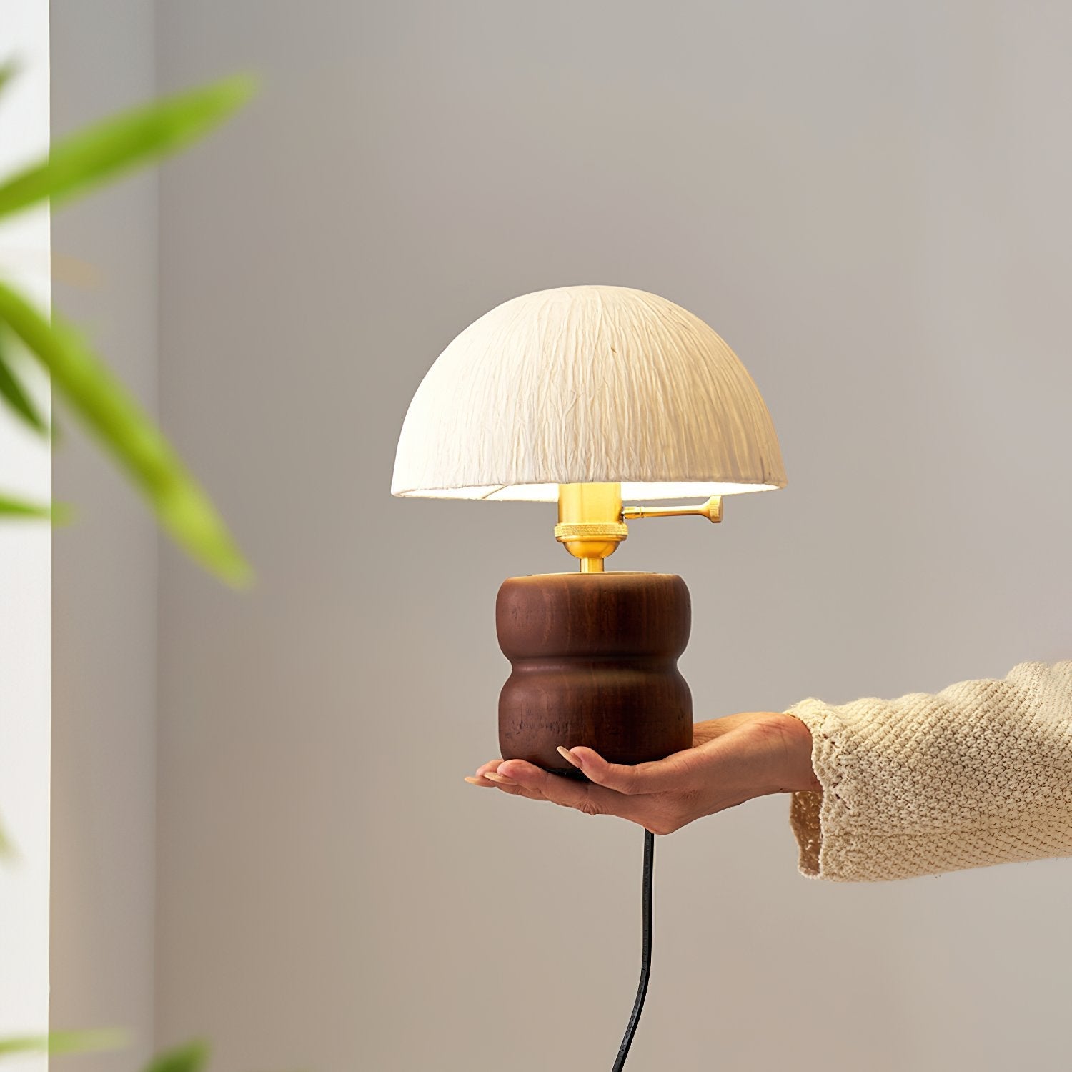 alice-handmade-rice-paper-mushroom-table-lamp-with-solid-wood-base-accent