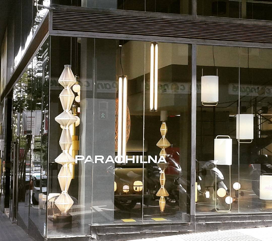 modern-geometric-pendant-light-with-white-fabric-cylindrical-shade-and-gold-metal-finish