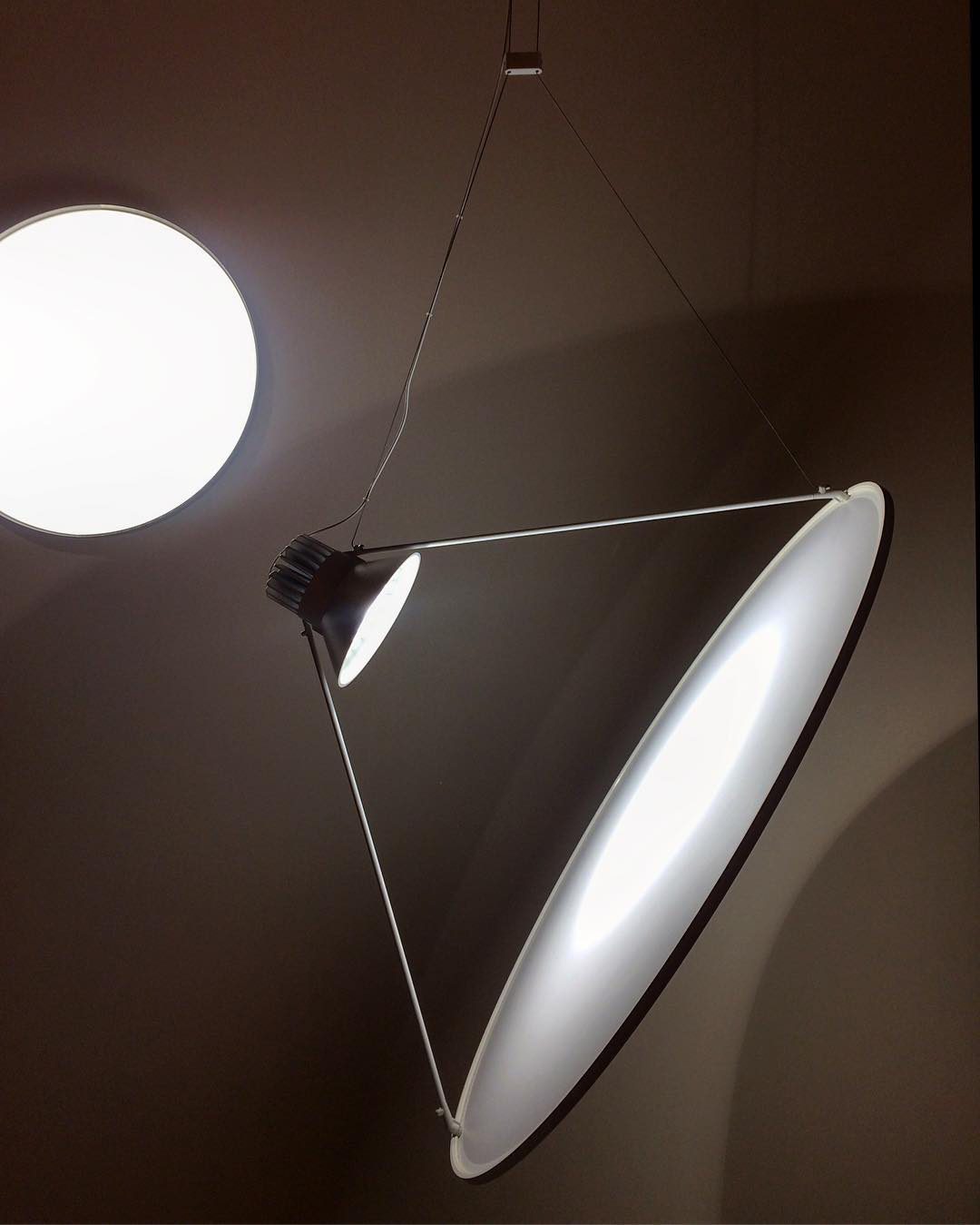 modern-minimalist-circular-led-pendant-light-with-adjustable-large-disk-for-contemporary-interiors