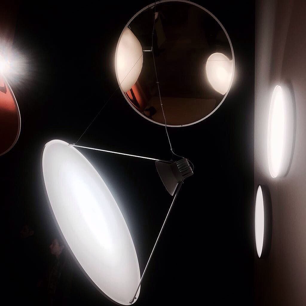 modern-minimalist-circular-led-pendant-light-with-adjustable-large-disk-for-contemporary-interiors