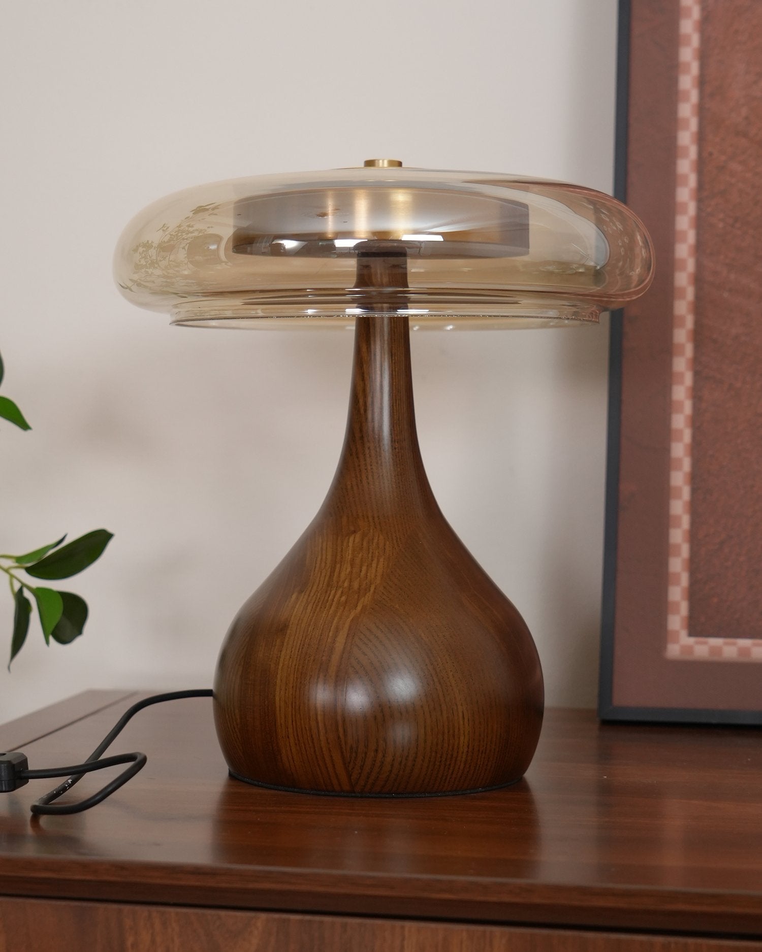 vintage-style-brass-and-walnut-wood-table-lamp-with-cognac-glass-shade