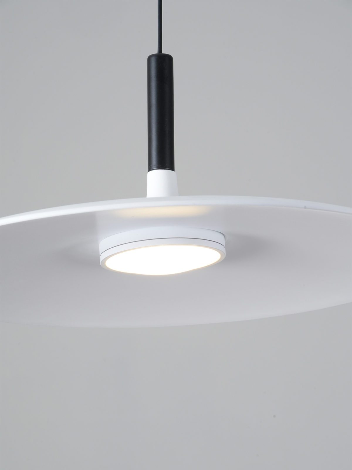 modern-industrial-aluminum-led-aplomb-pendant-light-for-kitchen-island-and-dining-room-decor