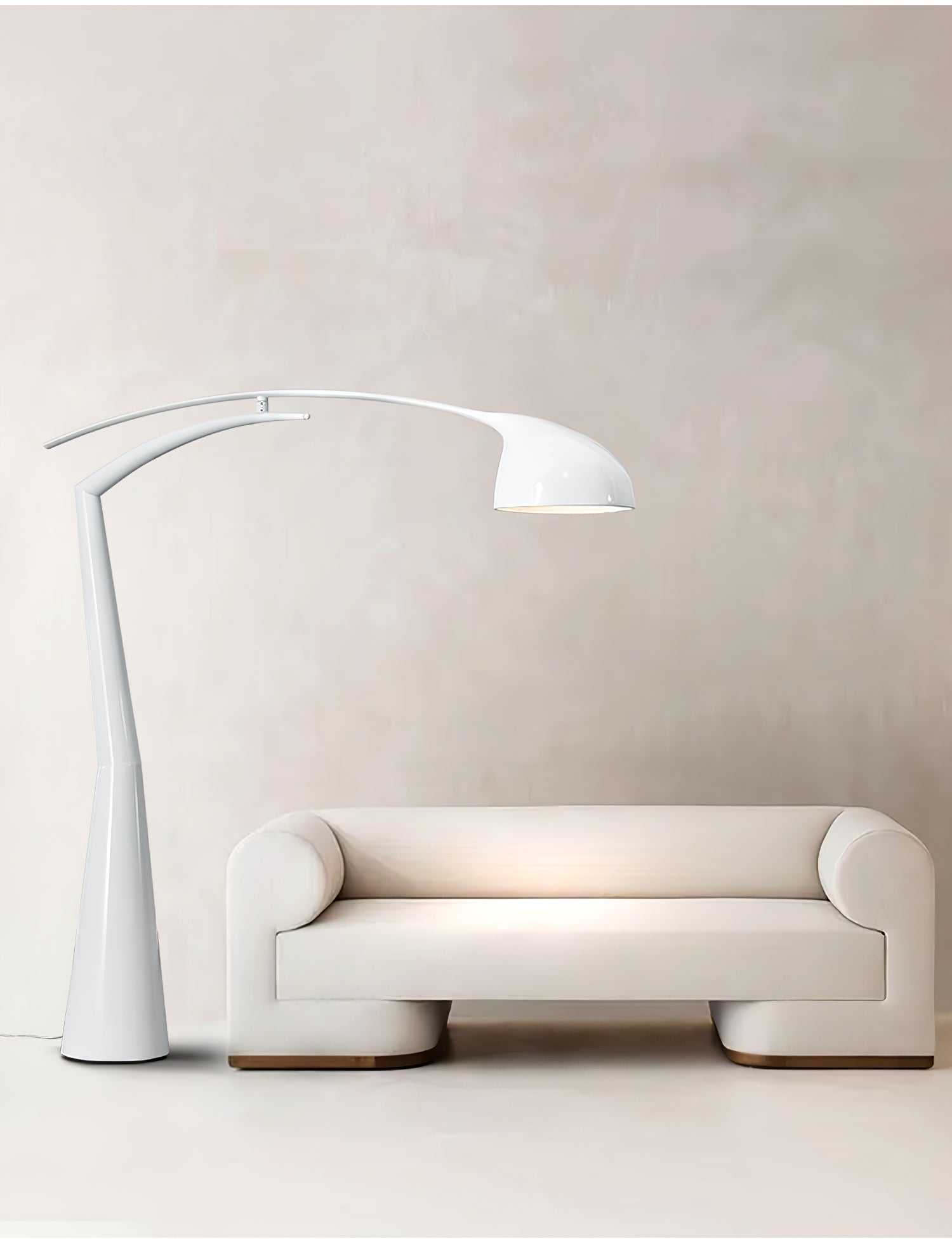contemporary-sculptural-arc-floor-lamp-in-matte-black-for-modern-living-rooms