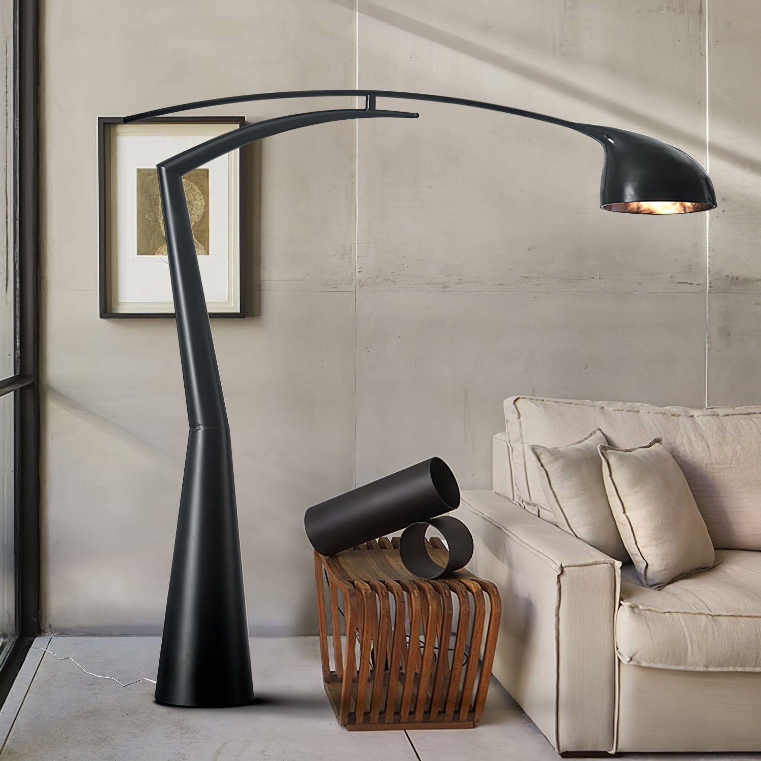 contemporary-sculptural-arc-floor-lamp-in-matte-black-for-modern-living-rooms