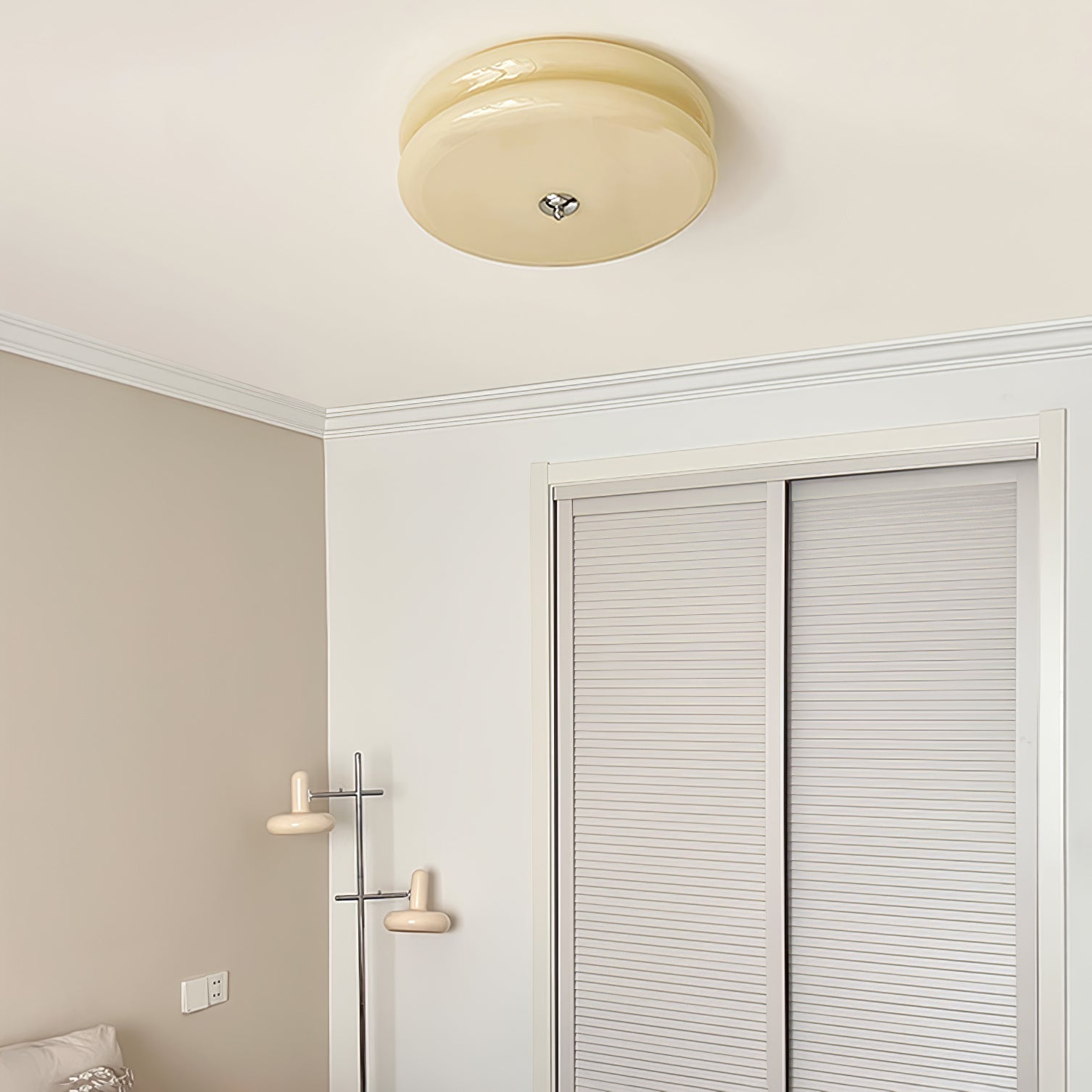 Vintage Art Deco Integrated LED Flush Mount Ceiling Light for Modern Interiors