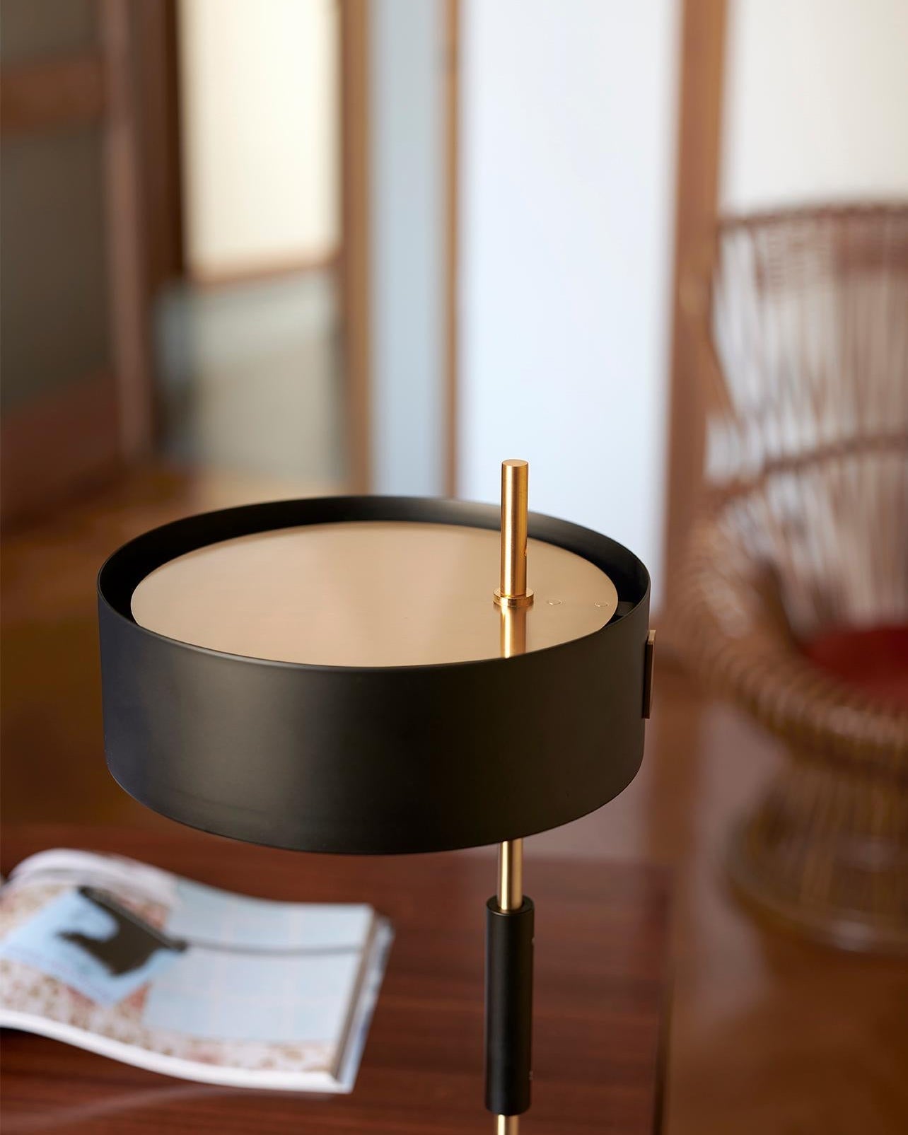 Modern Industrial Iron Desk Lamp with Cylindrical Shade for Workspace and Reading