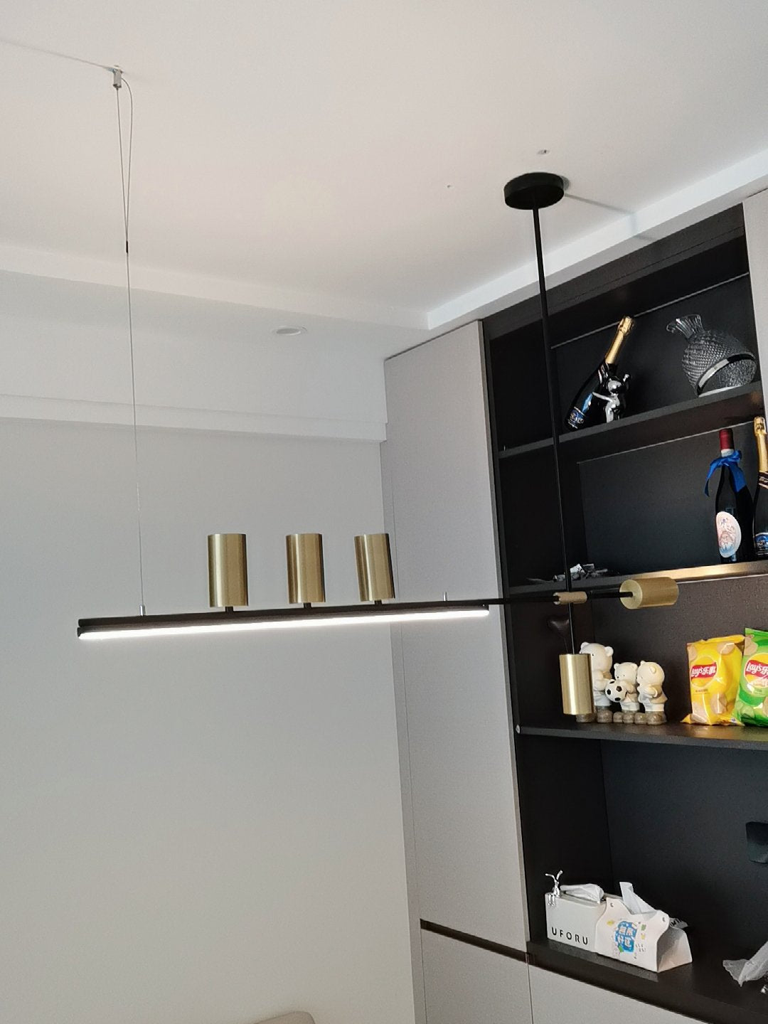 modern-minimalist-linear-led-pendant-light-for-dining-room-and-island