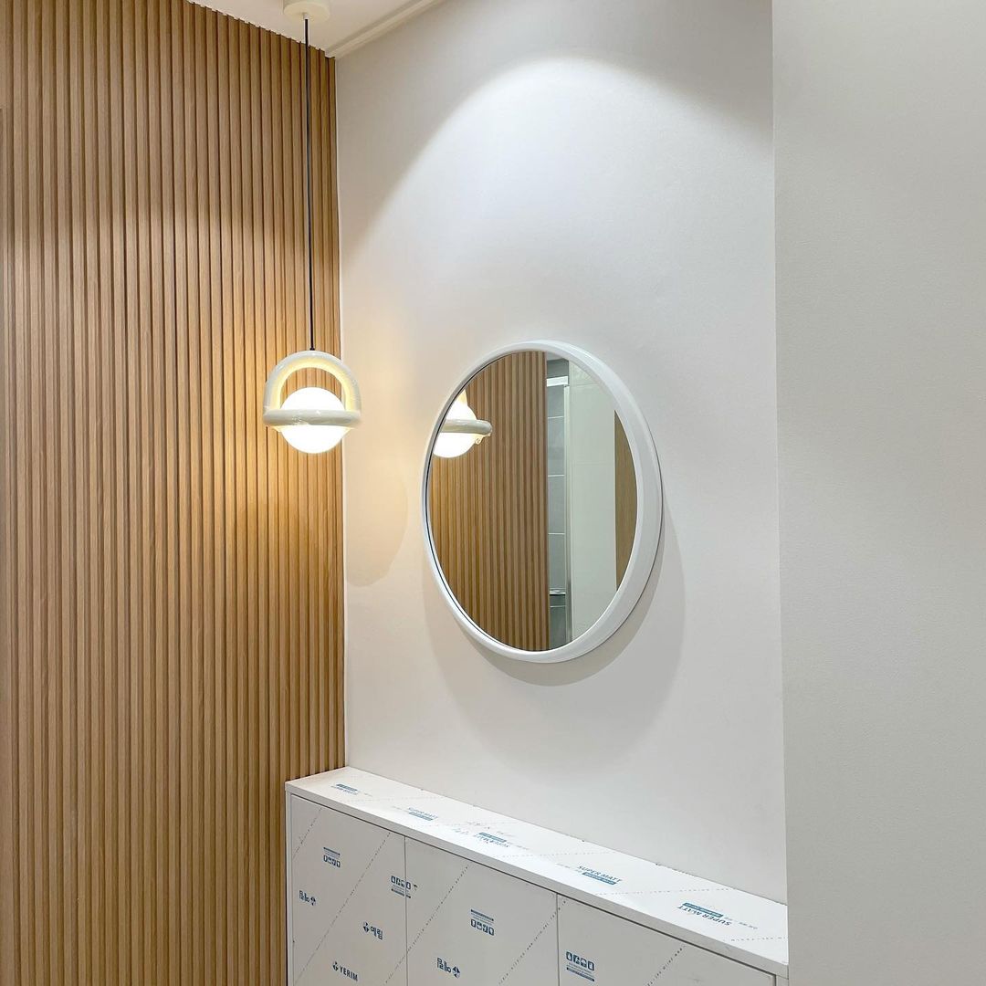 modern-sphere-balloon-pendant-light-for-living-room-and-bedroom-decor