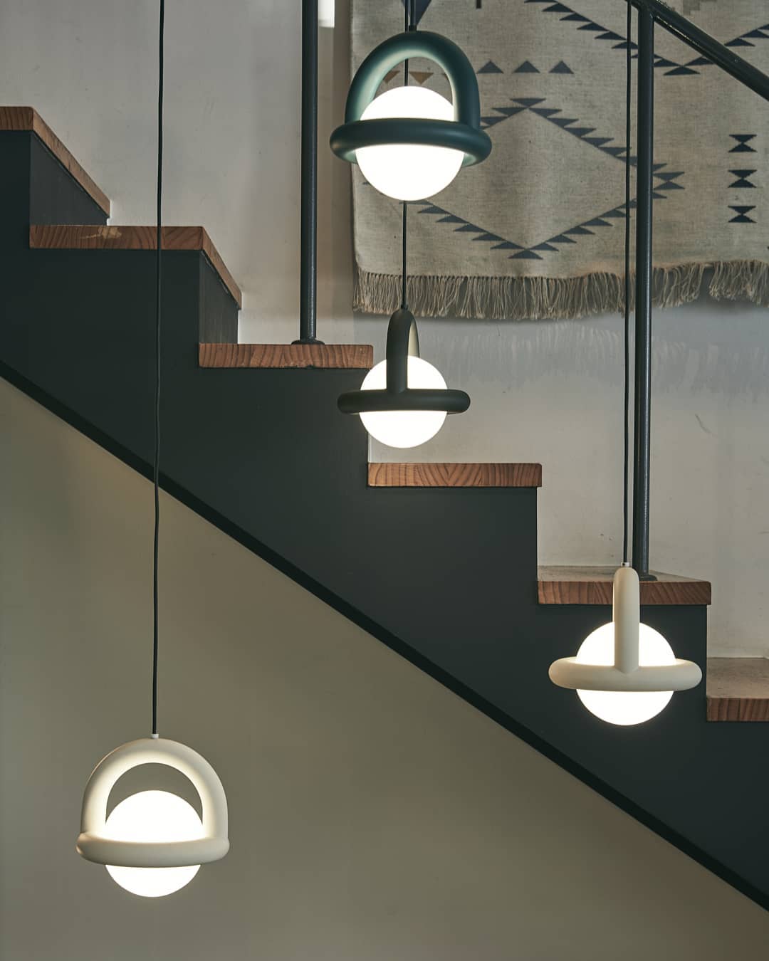 modern-sphere-balloon-pendant-light-for-living-room-and-bedroom-decor