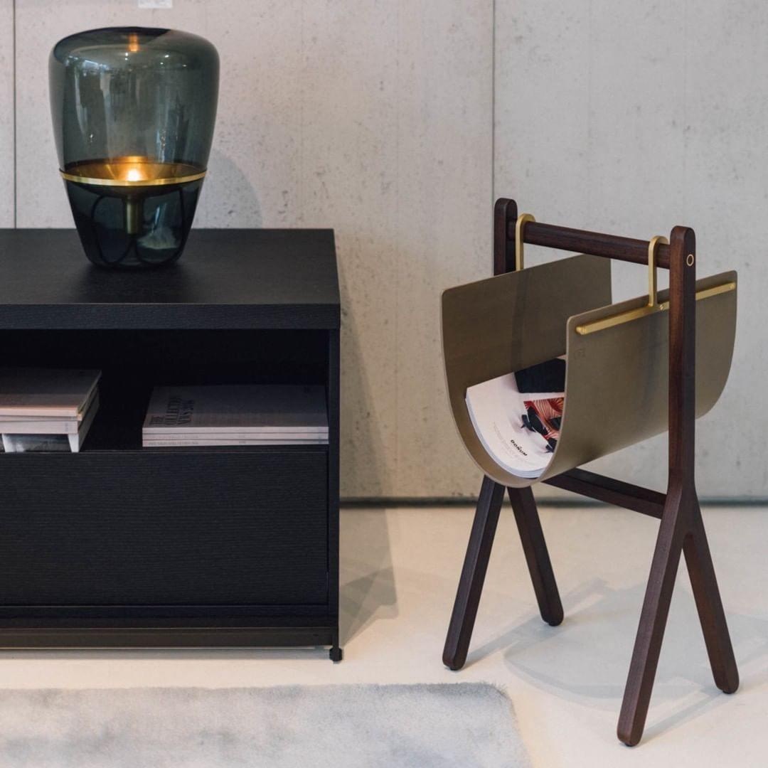 modern-hand-blown-glass-balloon-table-lamp-with-internal-reflector-for-ambient-living-spaces