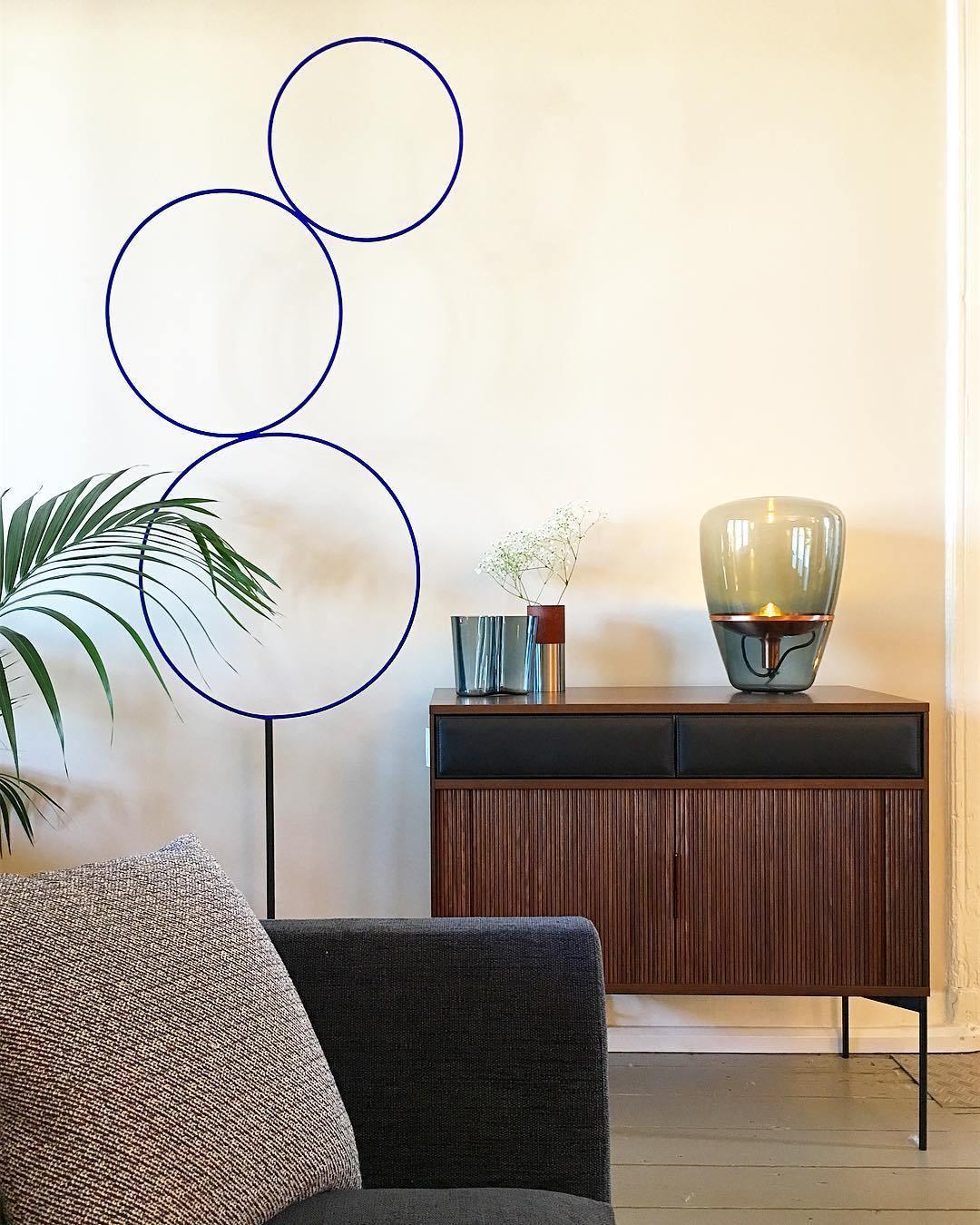 modern-hand-blown-glass-balloon-table-lamp-with-internal-reflector-for-ambient-living-spaces