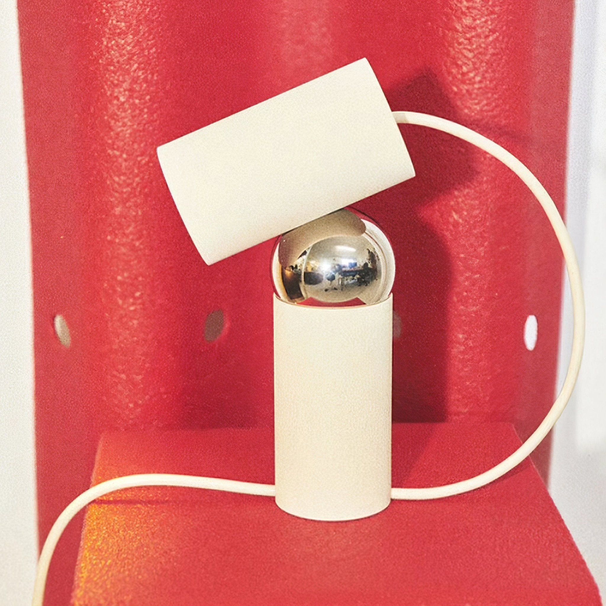 Modern Beam Task Table Lamp with Rotatable Magnetic Ball Joint for Office