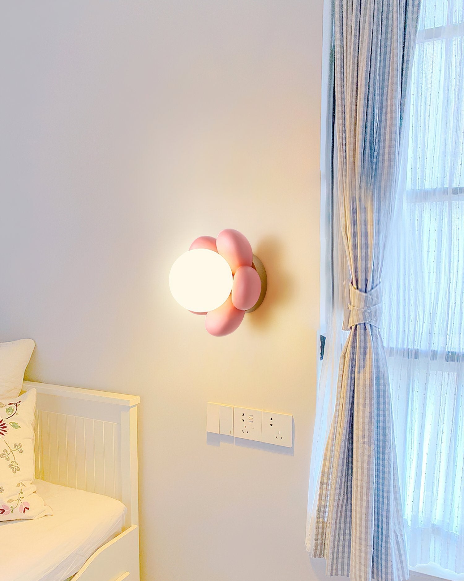 elegant-floral-wall-sconce-lighting-with-glass-shade-and-natural-wood-base