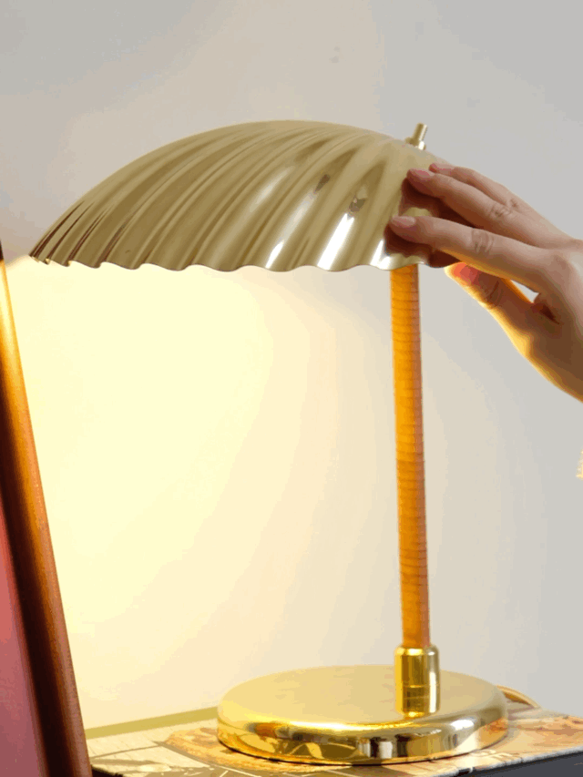 Sculptural Mid Century Modern Brass Shell Table Lamp for Bedside and Desk Lighting