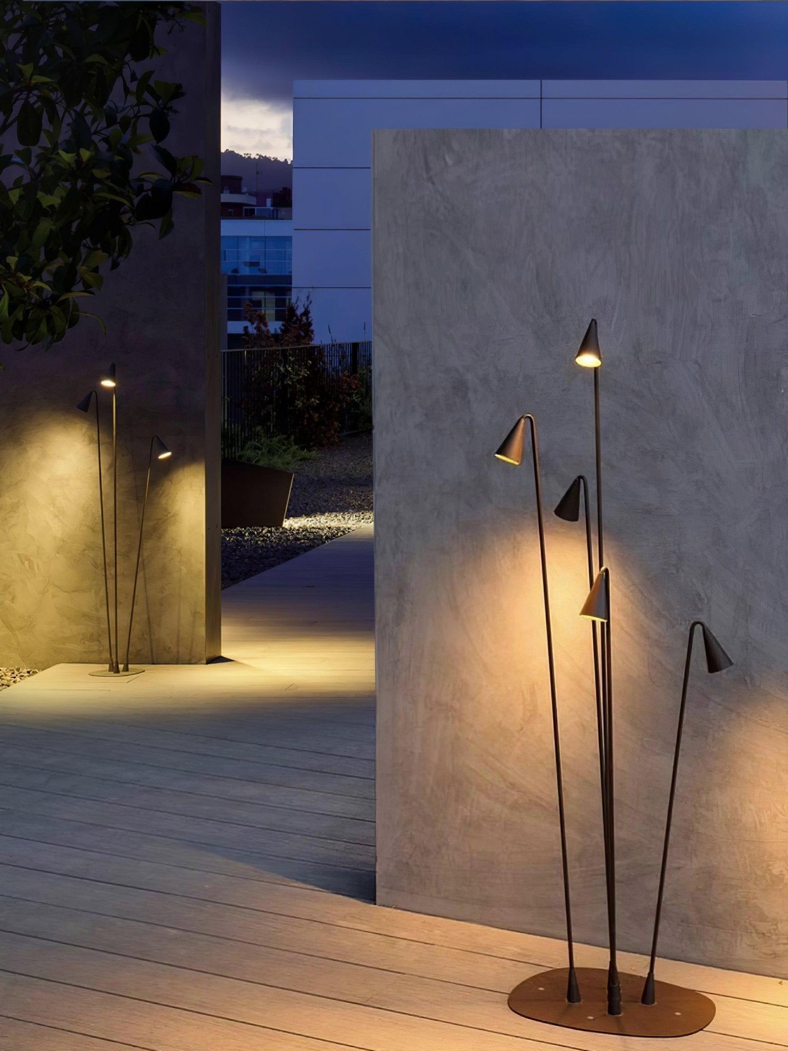 Bellflower Aluminum Outdoor Floor Lamp Waterproof LED Pathway Pedestal Light