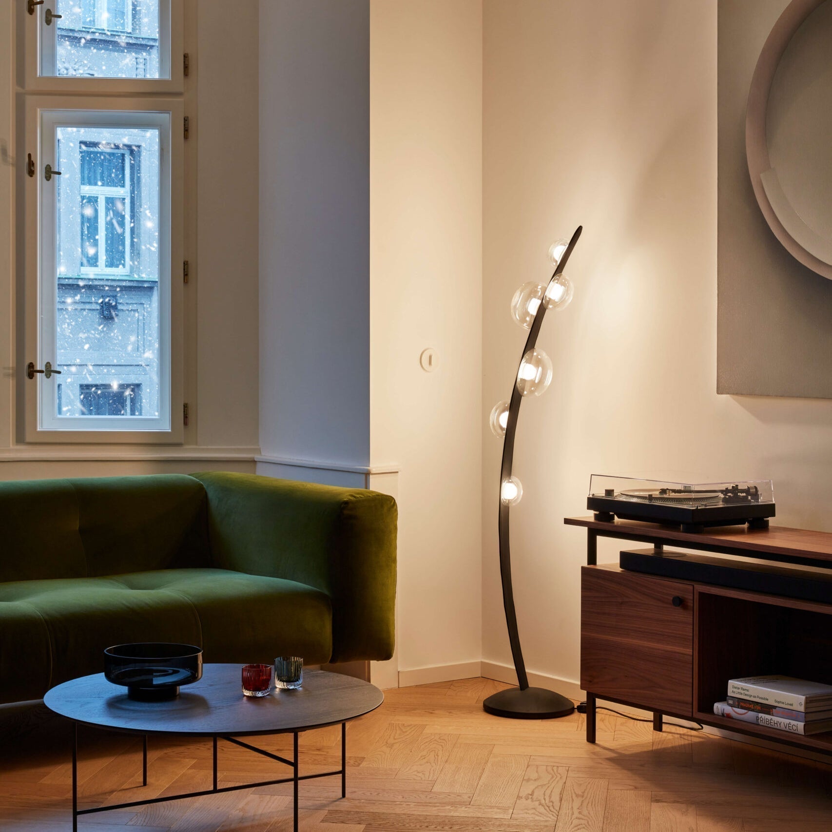 Modern Bubbles Glass LED Floor Lamp with Iridescent Spheres and Vertical Standing Design