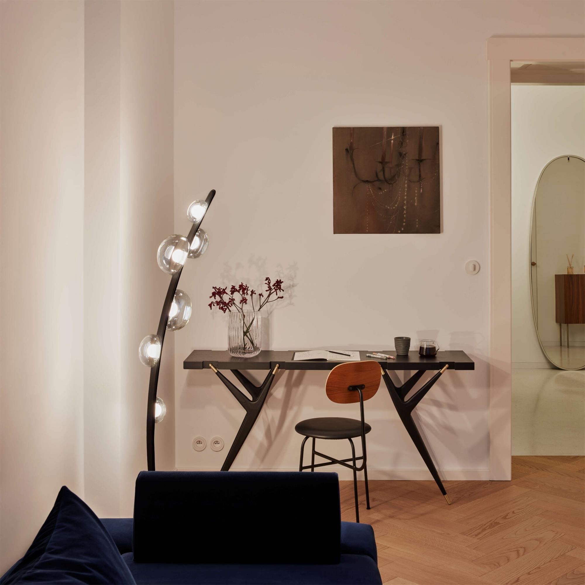 Modern Bubbles Glass LED Floor Lamp with Iridescent Spheres and Vertical Standing Design