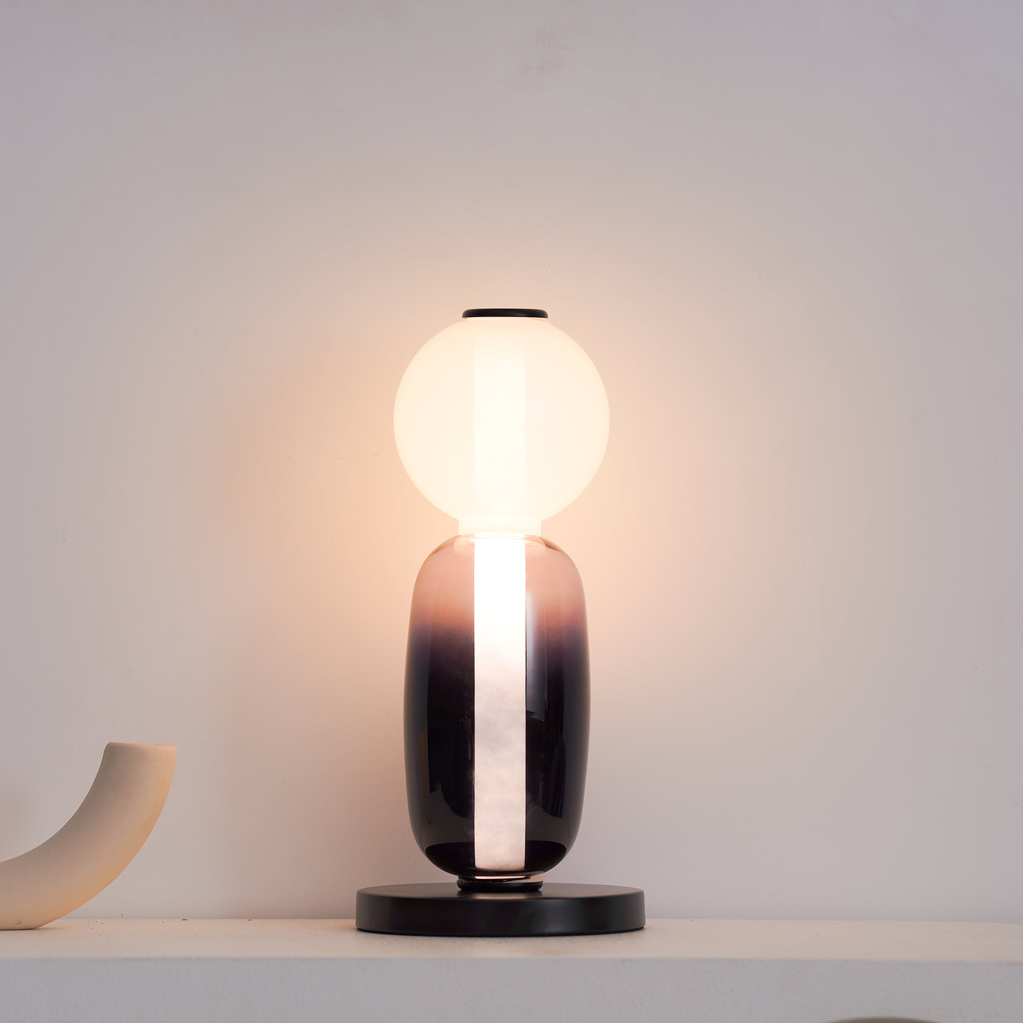 Modern Colorful Candied Glass Pebbles LED Table Lamp for Artful Interior Lighting