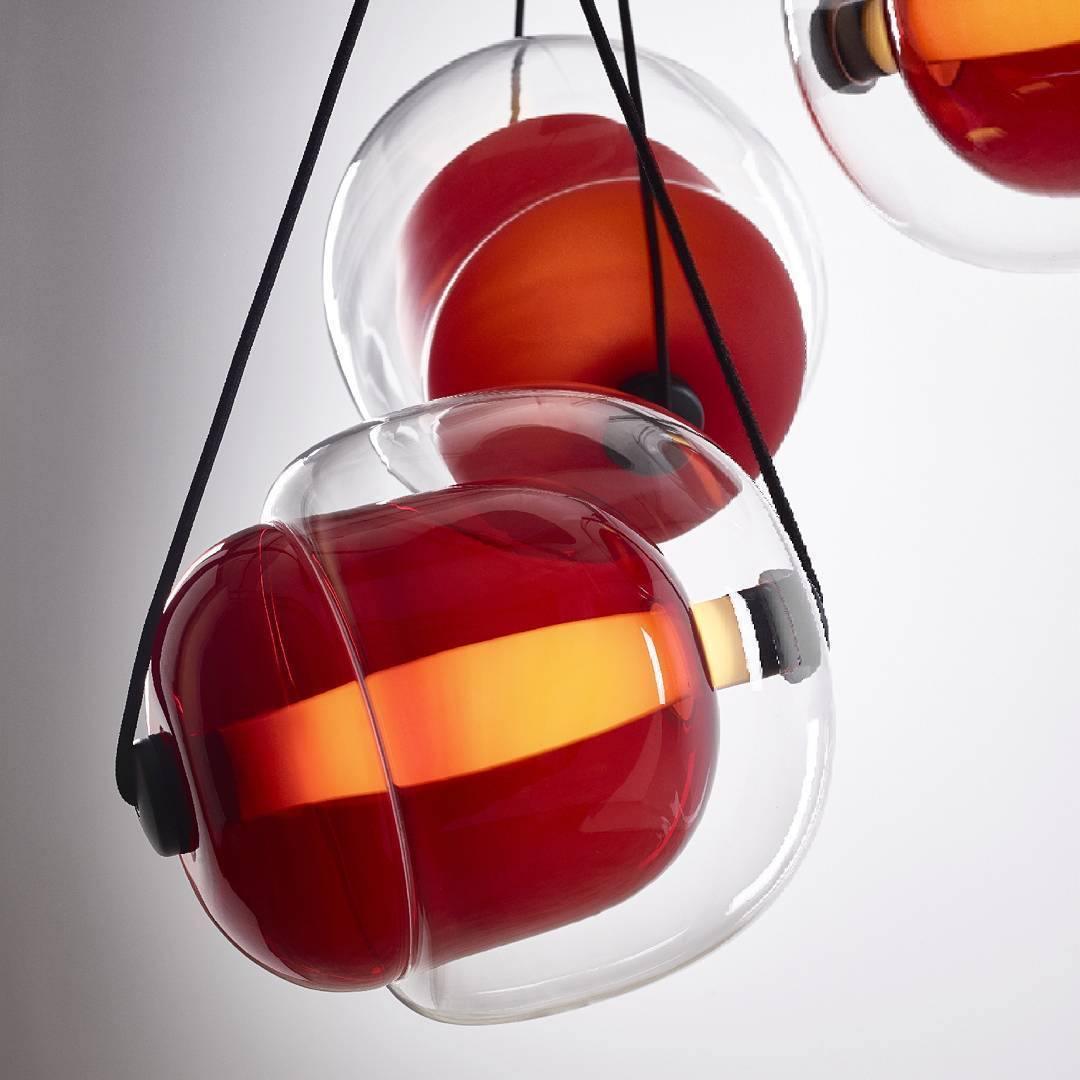 modern-capsula-layered-glass-led-pendant-light-for-contemporary-interior-lighting