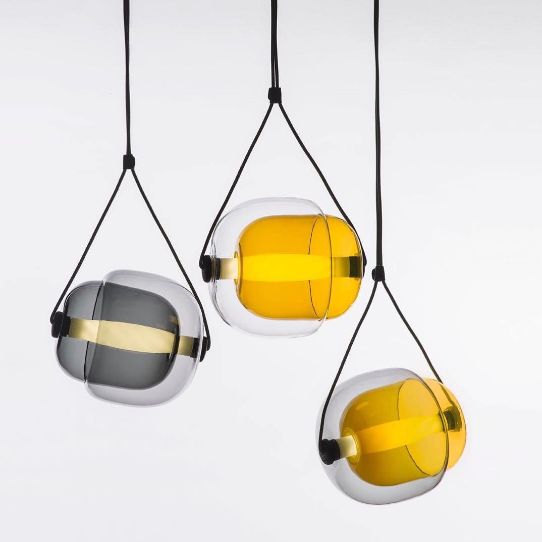 modern-capsula-layered-glass-led-pendant-light-for-contemporary-interior-lighting