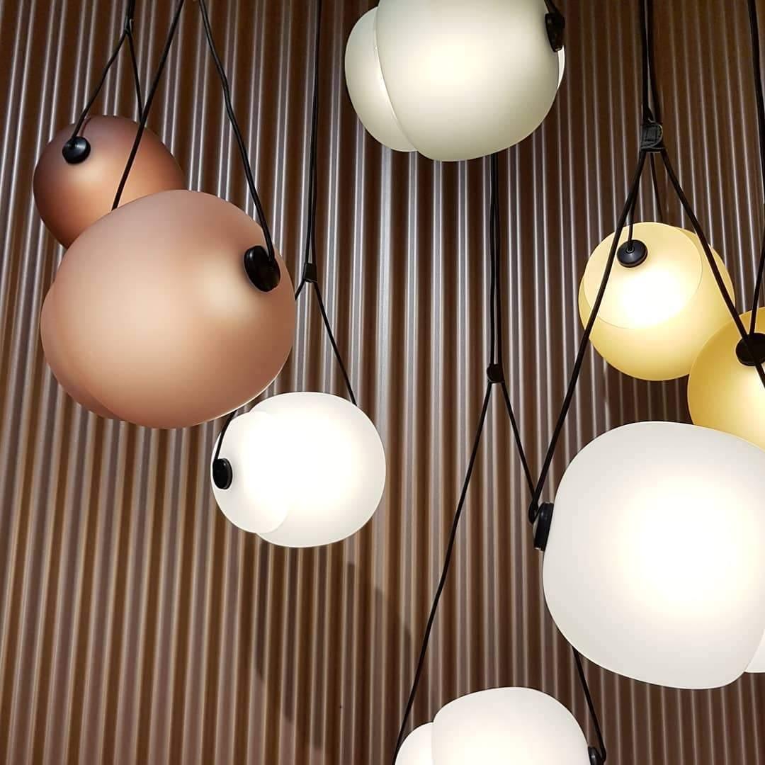 modern-capsula-layered-glass-led-pendant-light-for-contemporary-interior-lighting