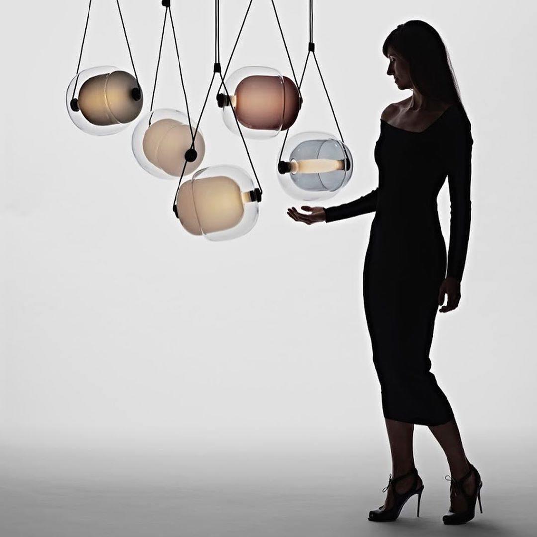 modern-capsula-layered-glass-led-pendant-light-for-contemporary-interior-lighting