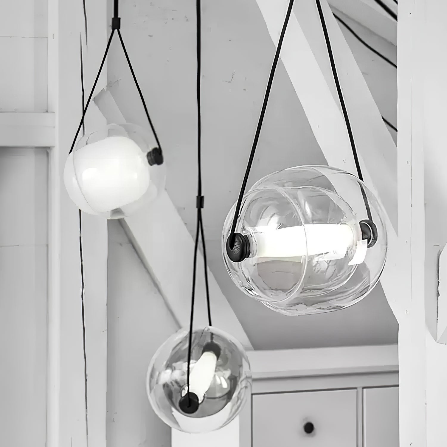 modern-capsula-layered-glass-led-pendant-light-for-contemporary-interior-lighting