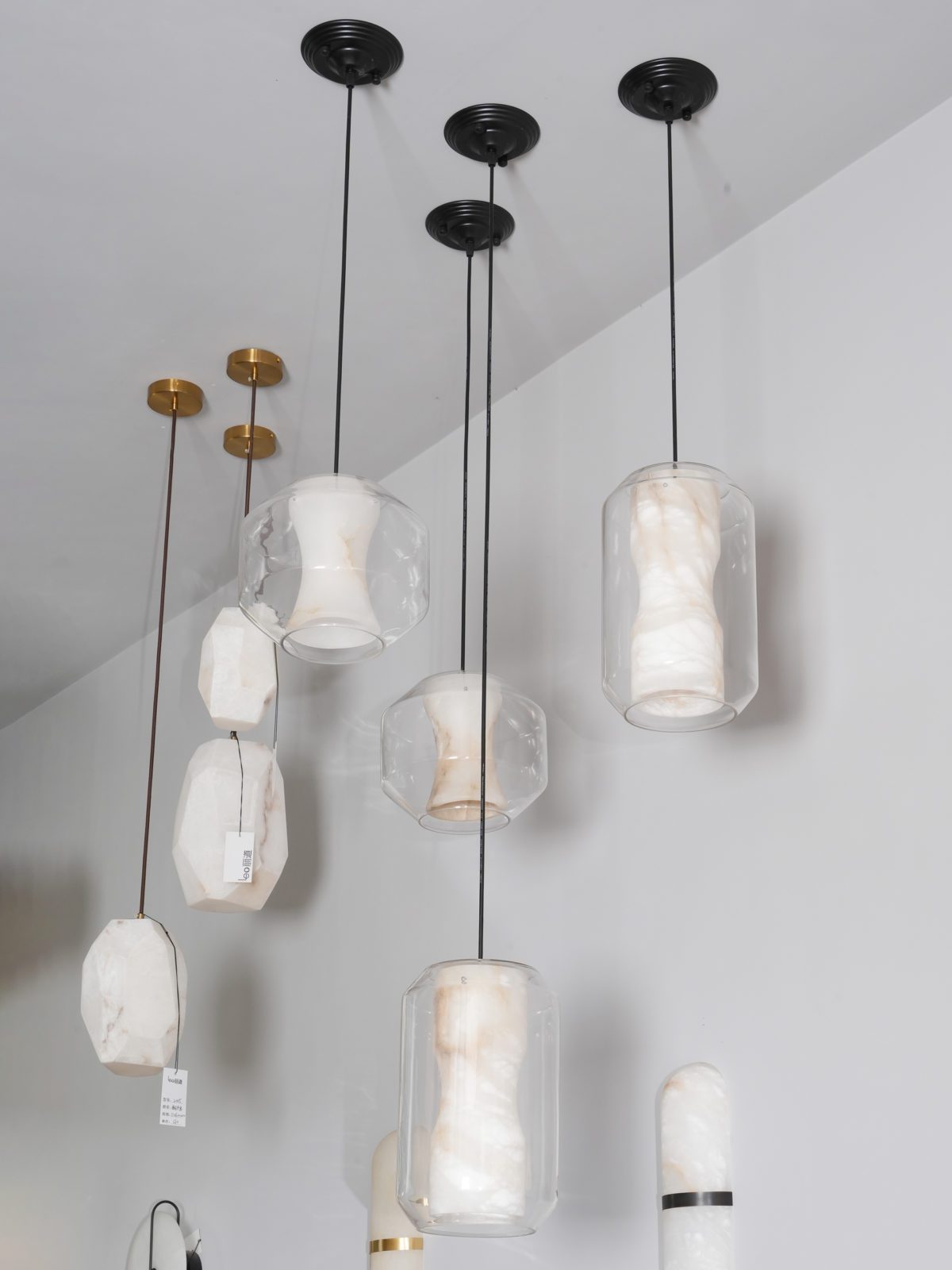 carrara-marble-and-clear-lead-crystal-chamber-pendant-lamp-with-white-marble-diffuser