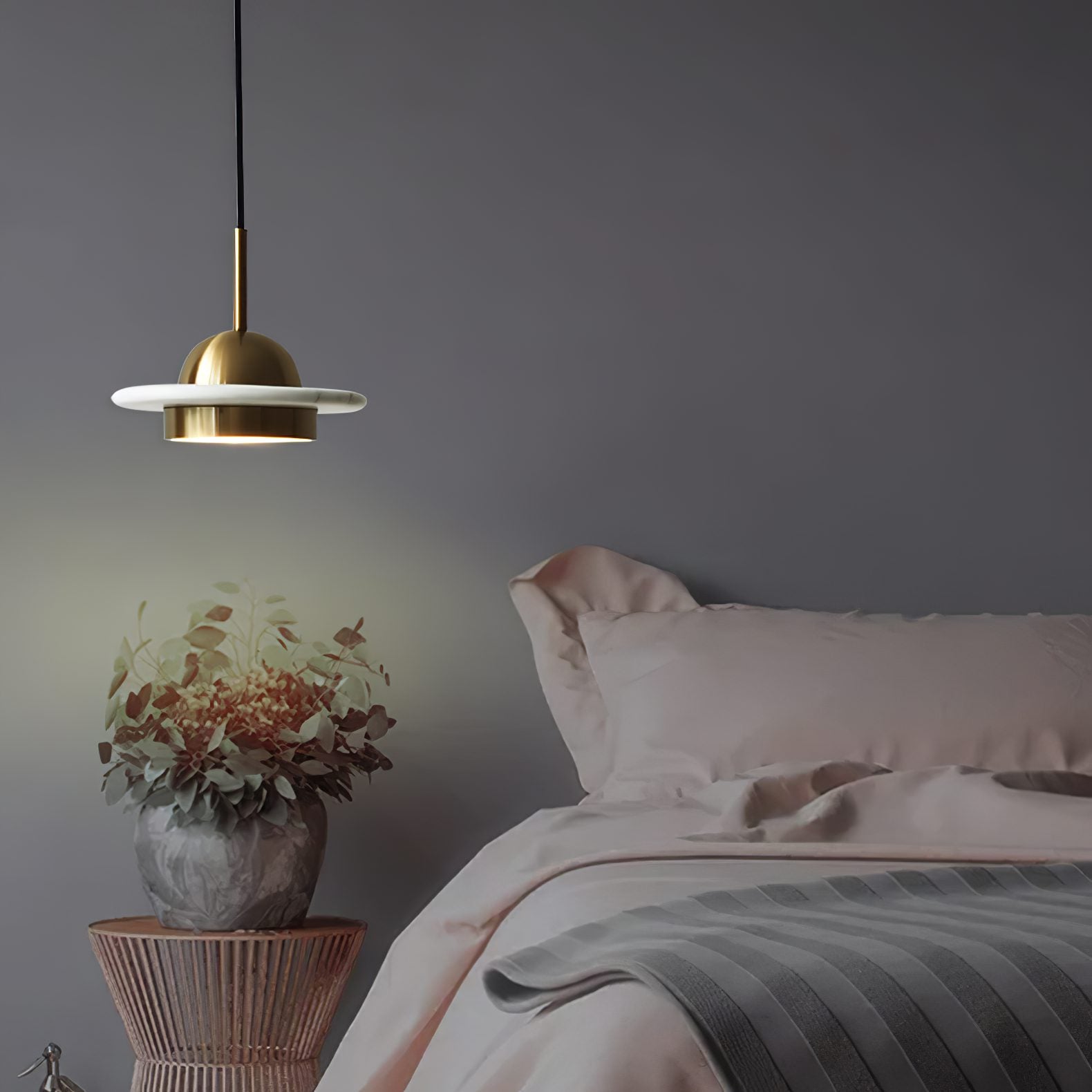 modern-gold-led-pendant-light-with-marble-accents-and-elegant-metal-disc-design