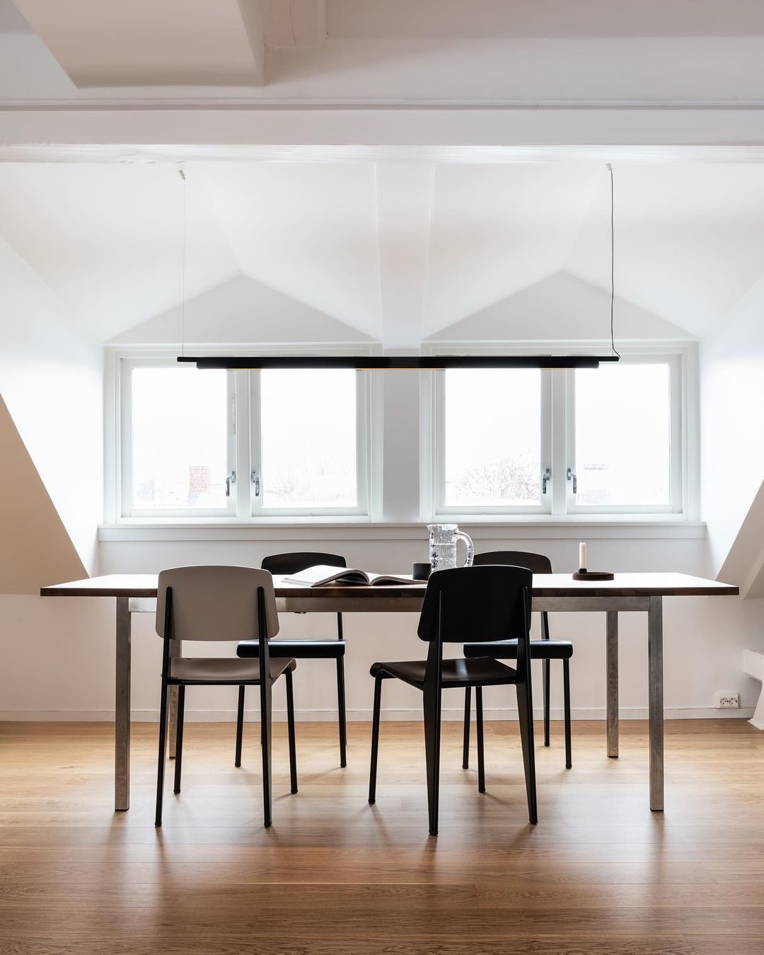 modern-minimalist-linear-led-pendant-light-adjustable-reflector-suspension-lamp