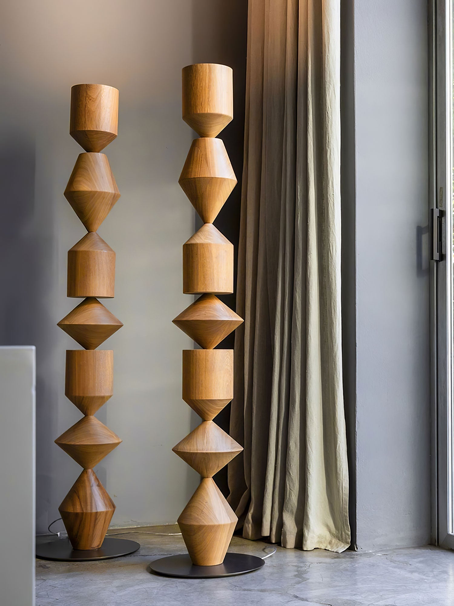 Modern Costantina Geometric Tower Floor Lamp with Diamond LED Segments