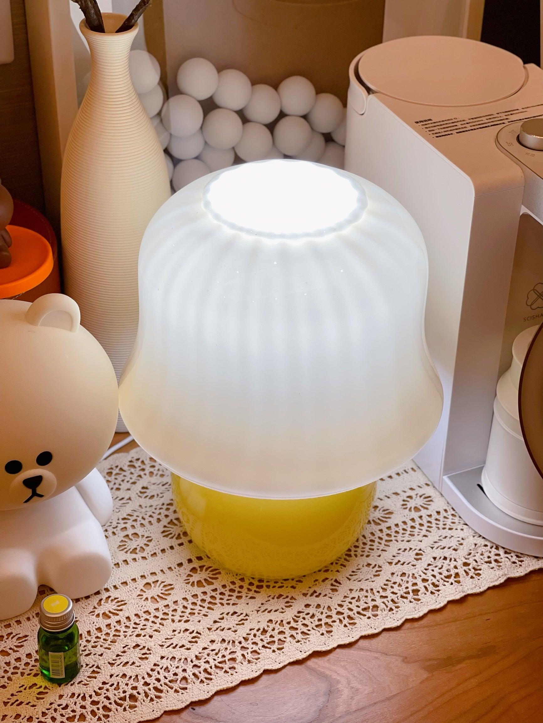 Creamy Mushroom Pleated Glass Table Lamp for Bedroom and Living Room Accent Lighting