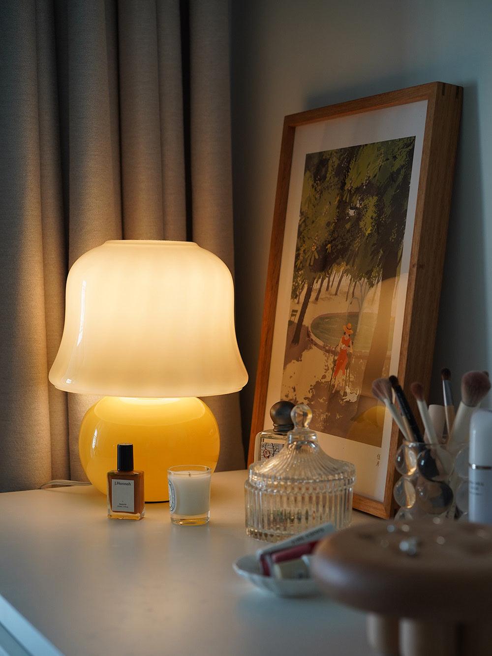 Creamy Mushroom Pleated Glass Table Lamp for Bedroom and Living Room Accent Lighting