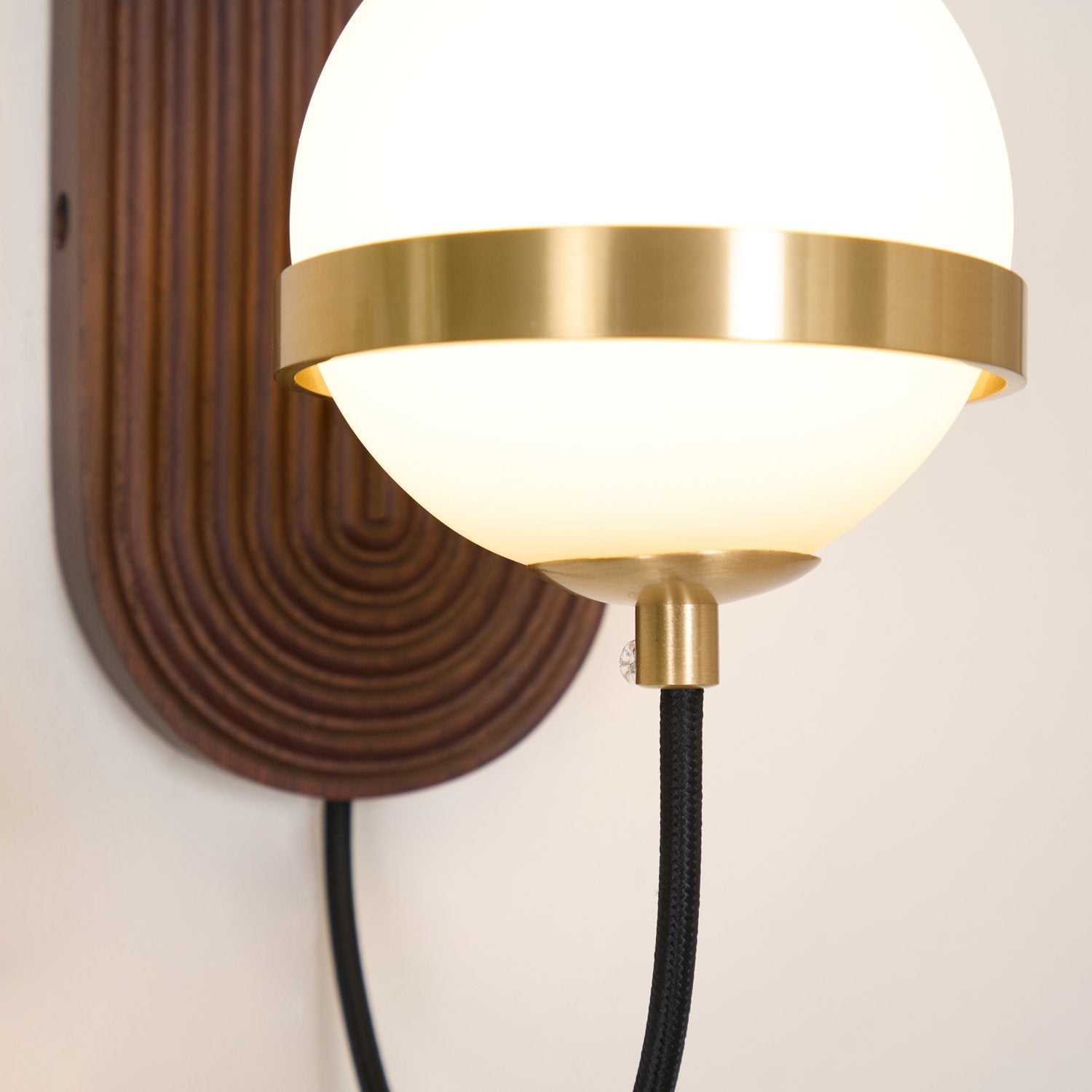 modern-walnut-wood-and-brass-round-wall-lamp-with-tri-color-integrated-led-sconce