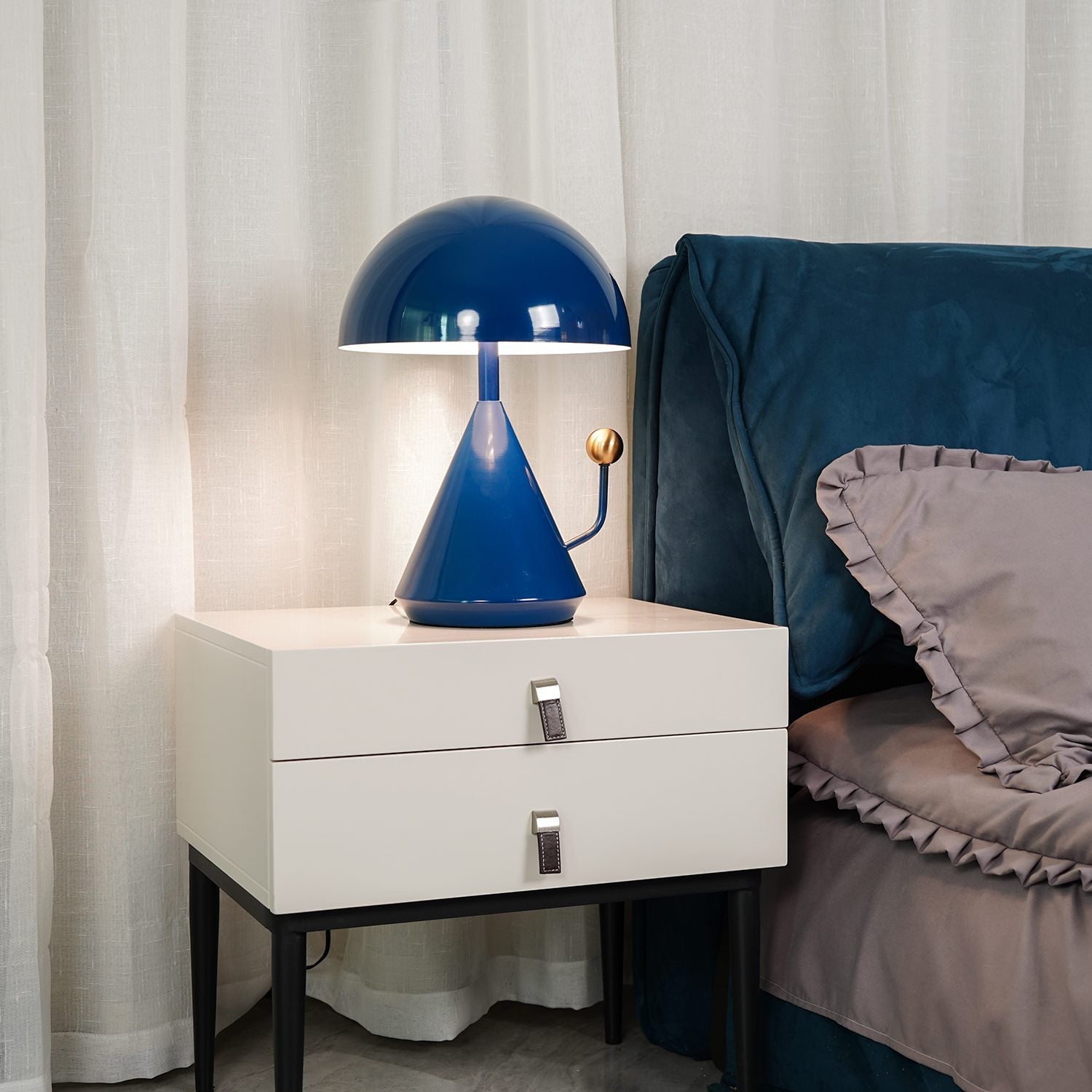 modern-geometric-pyramid-metal-table-lamp-with-dome-shade-for-living-room