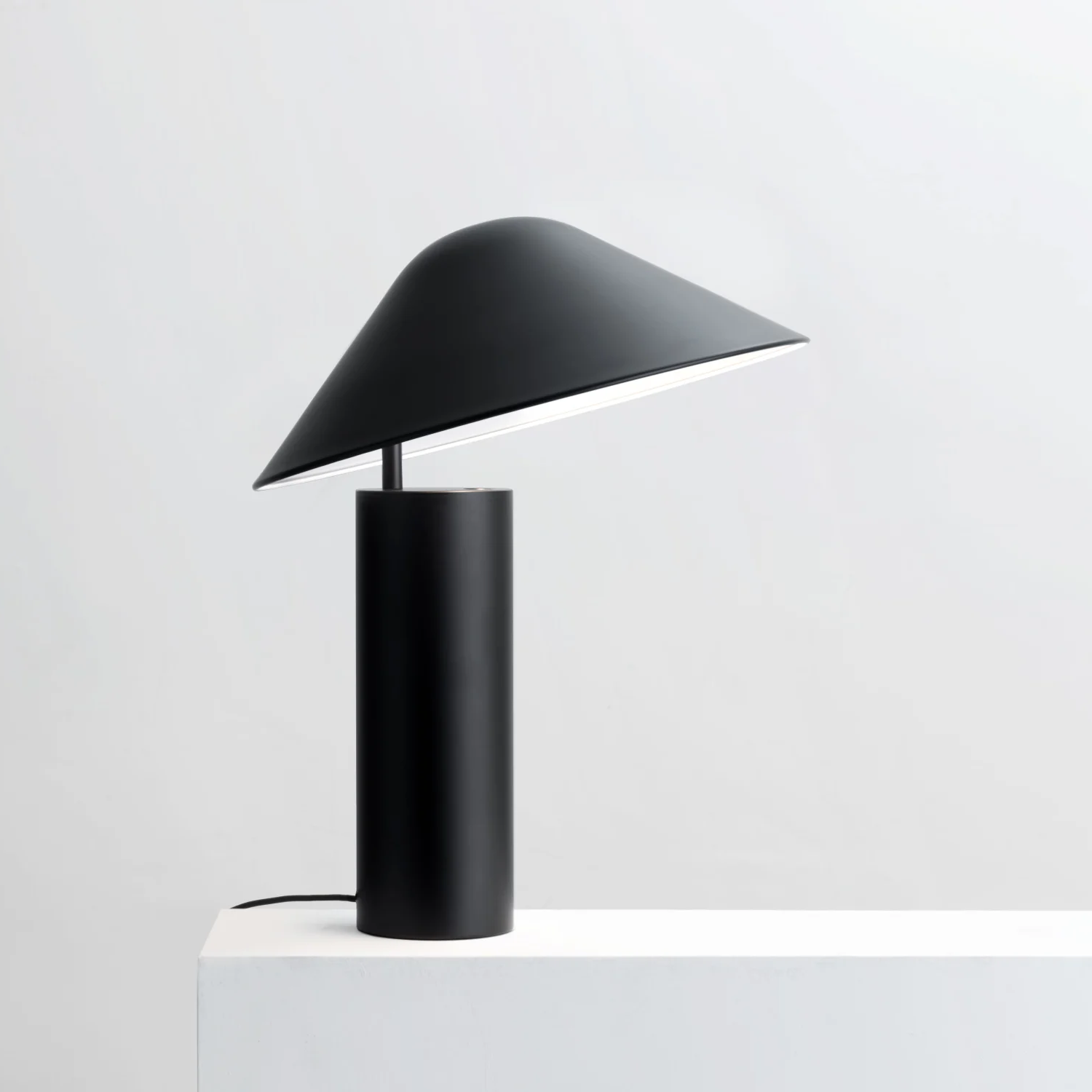 modern-metal-damo-simple-table-lamp-with-adjustable-shade-for-contemporary-home-lighting