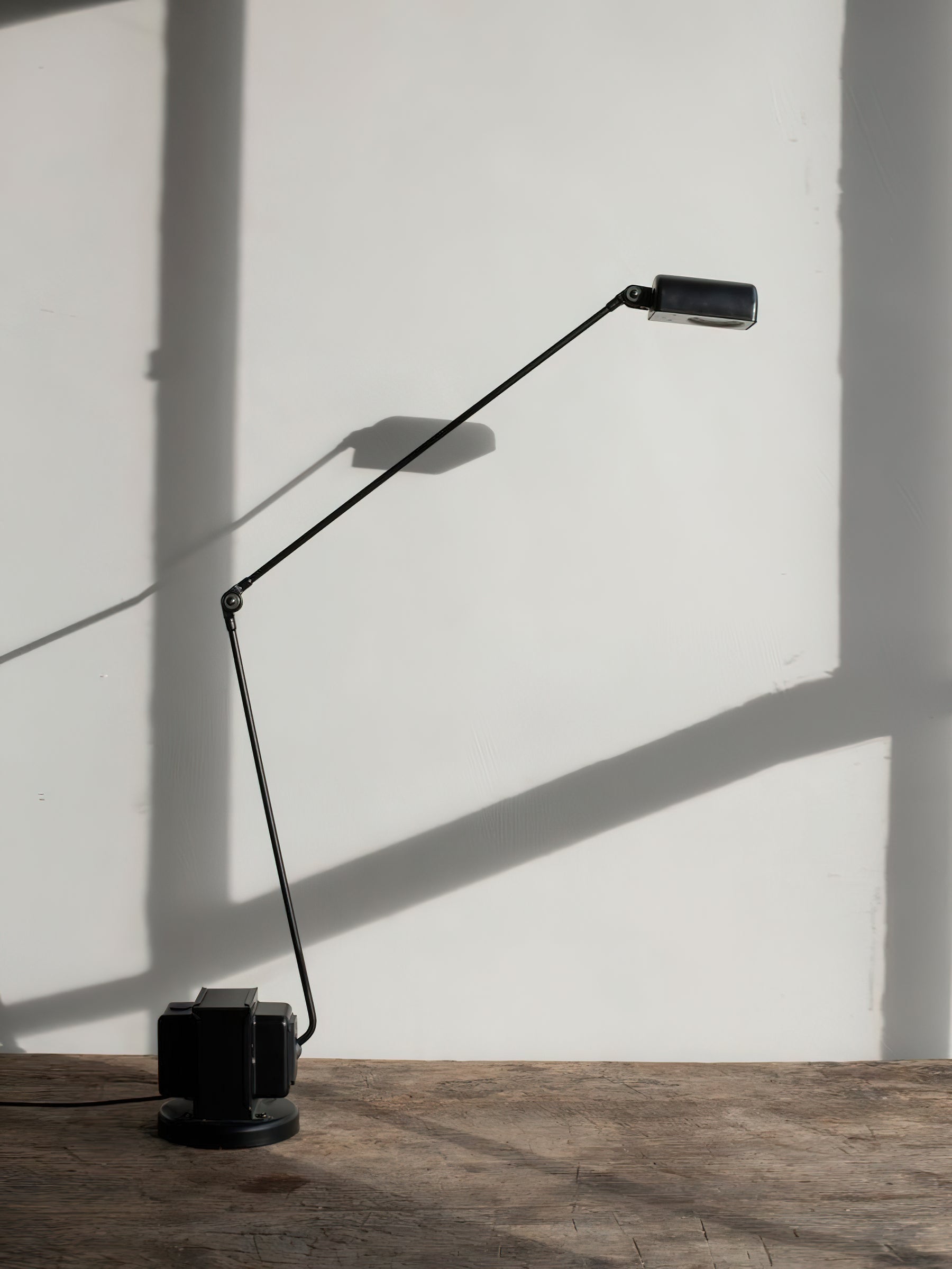 Dynamo Minimalist Adjustable LED Table Lamp Rotating Metal Desk Light for Modern Bedroom Office