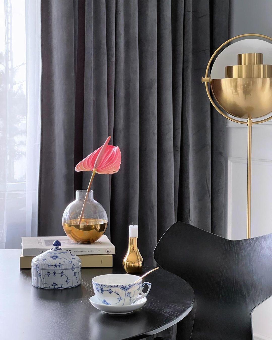mid-century-modern-deformed-ball-floor-lamp-with-adjustable-spherical-shade