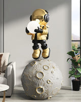 Modern Astronaut Diver LED Floor Lamp with Built-in Battery for Creative Space Theme Decor