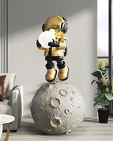 Modern Astronaut Diver LED Floor Lamp with Built-in Battery for Creative Space Theme Decor