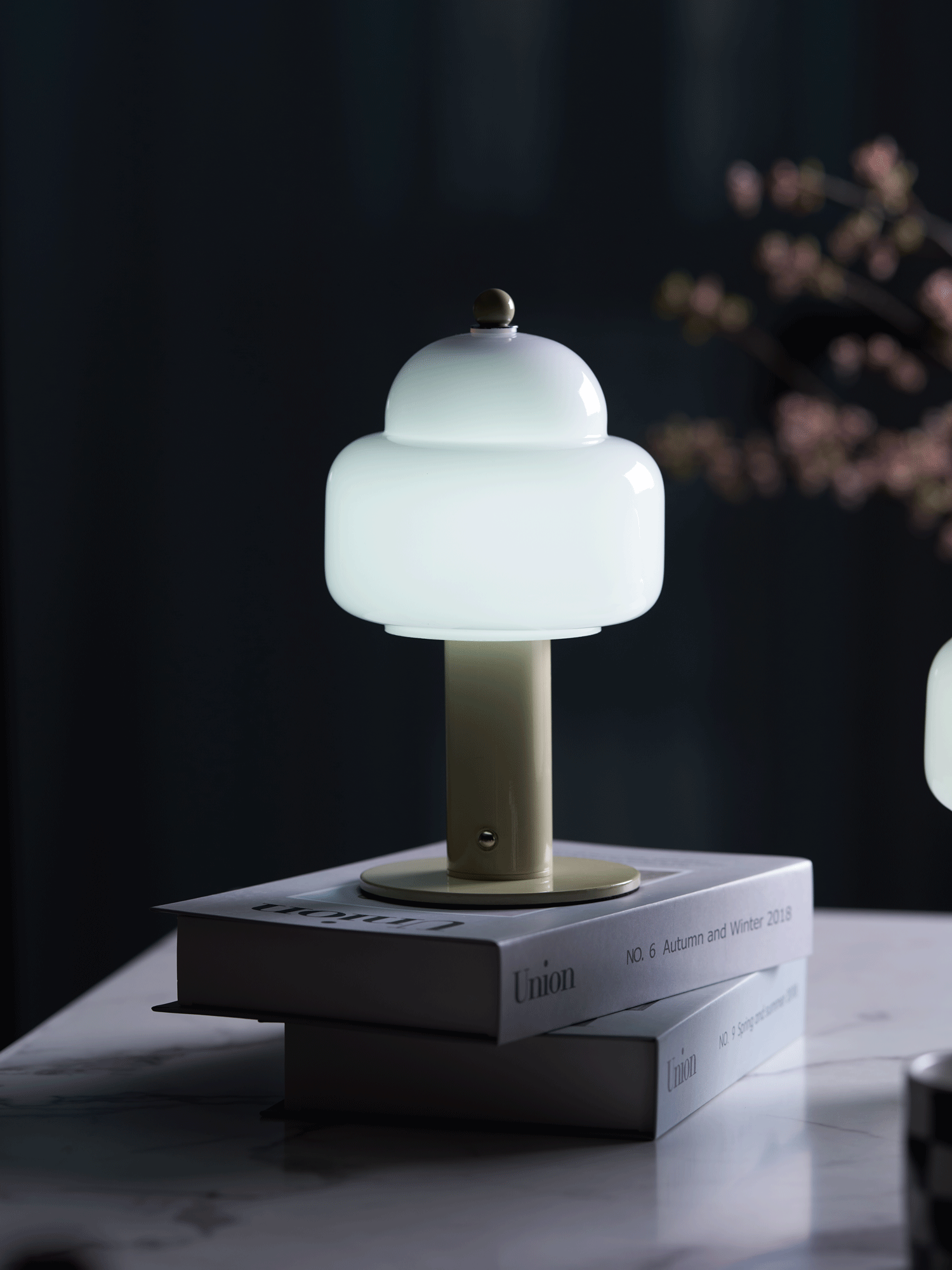modern-drome-sculptural-glass-led-table-lamp-with-touch-switch-for-bedside-decor